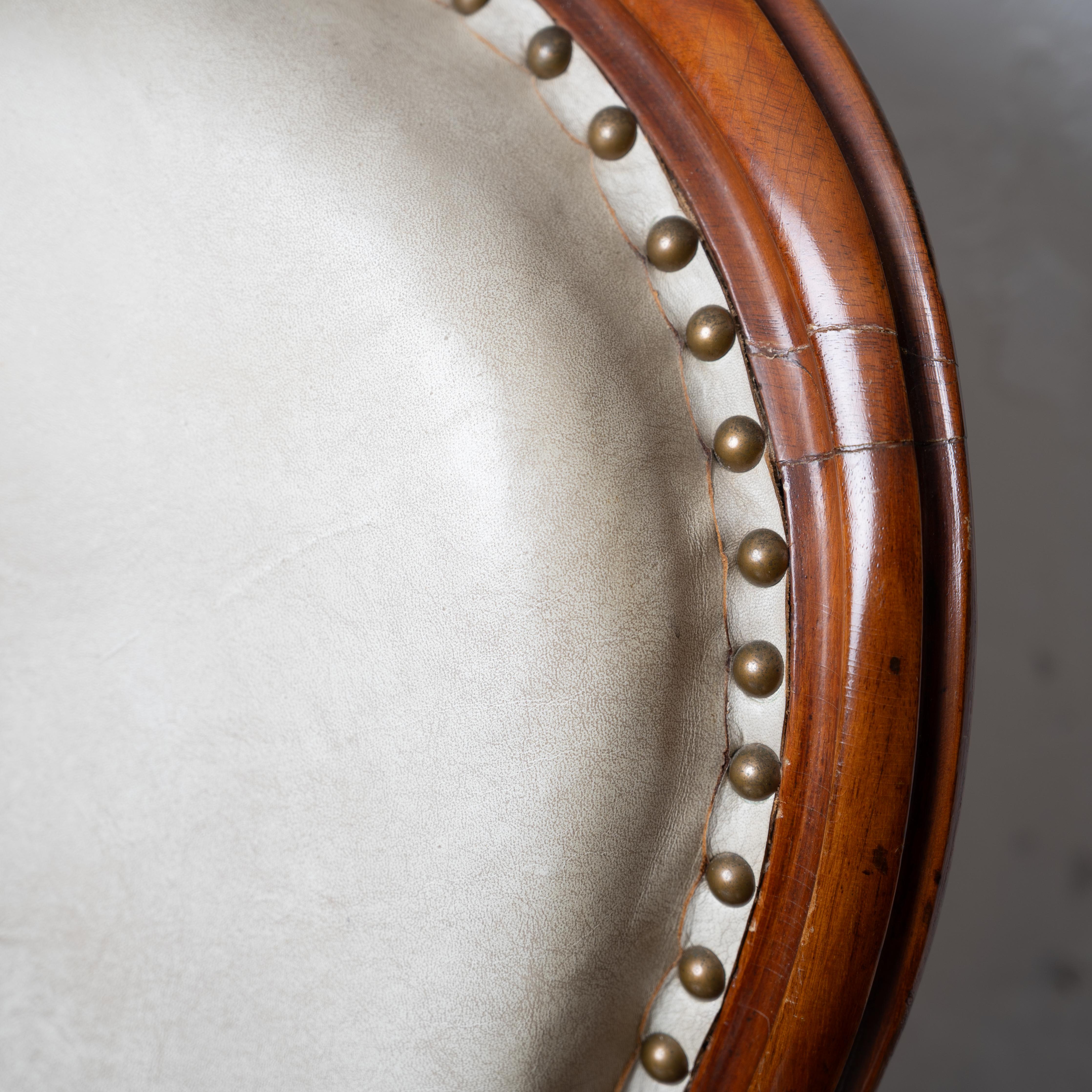 Louis XV Style Fauteuil in Leather, 19th Century For Sale 9