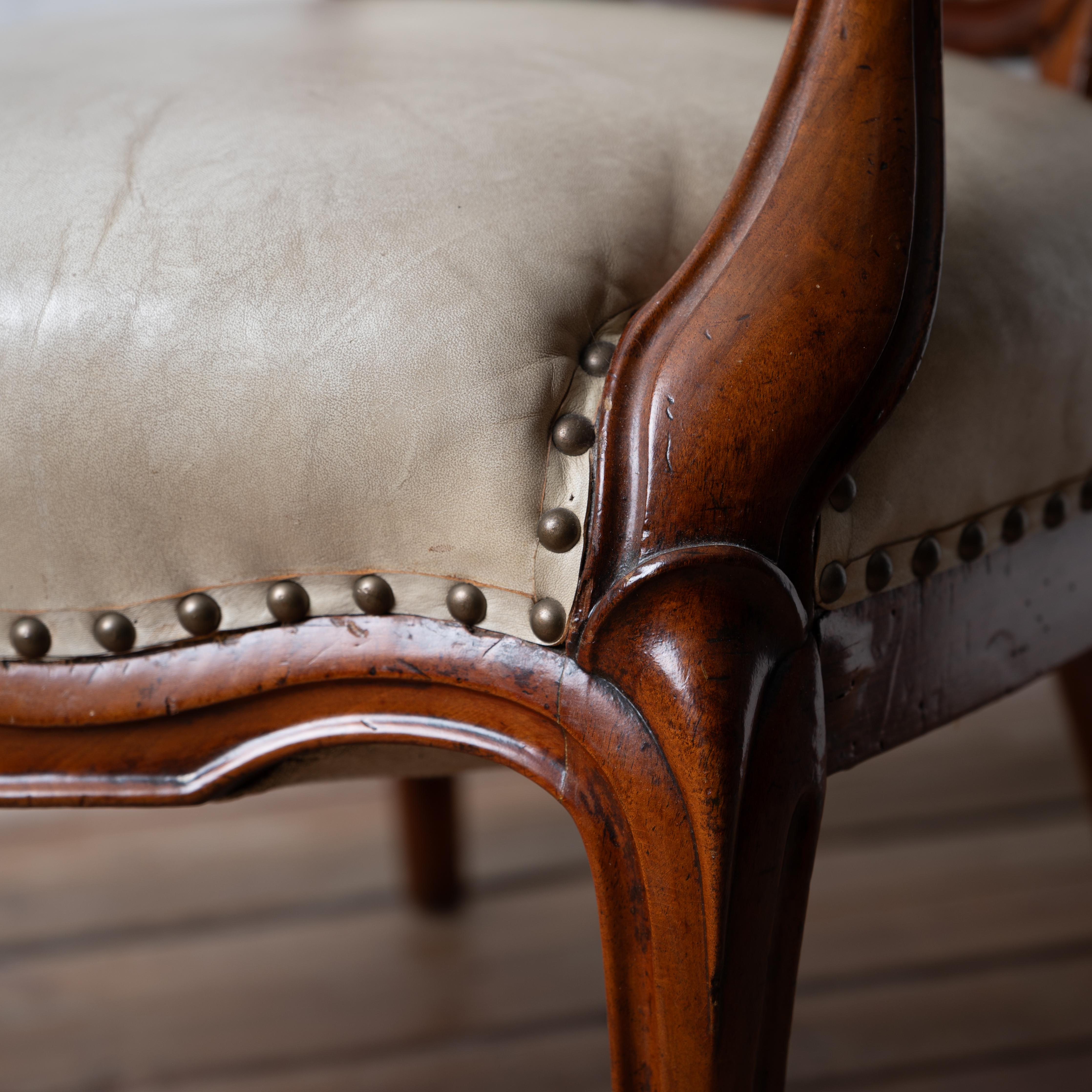 Louis XV Style Fauteuil in Leather, 19th Century For Sale 4