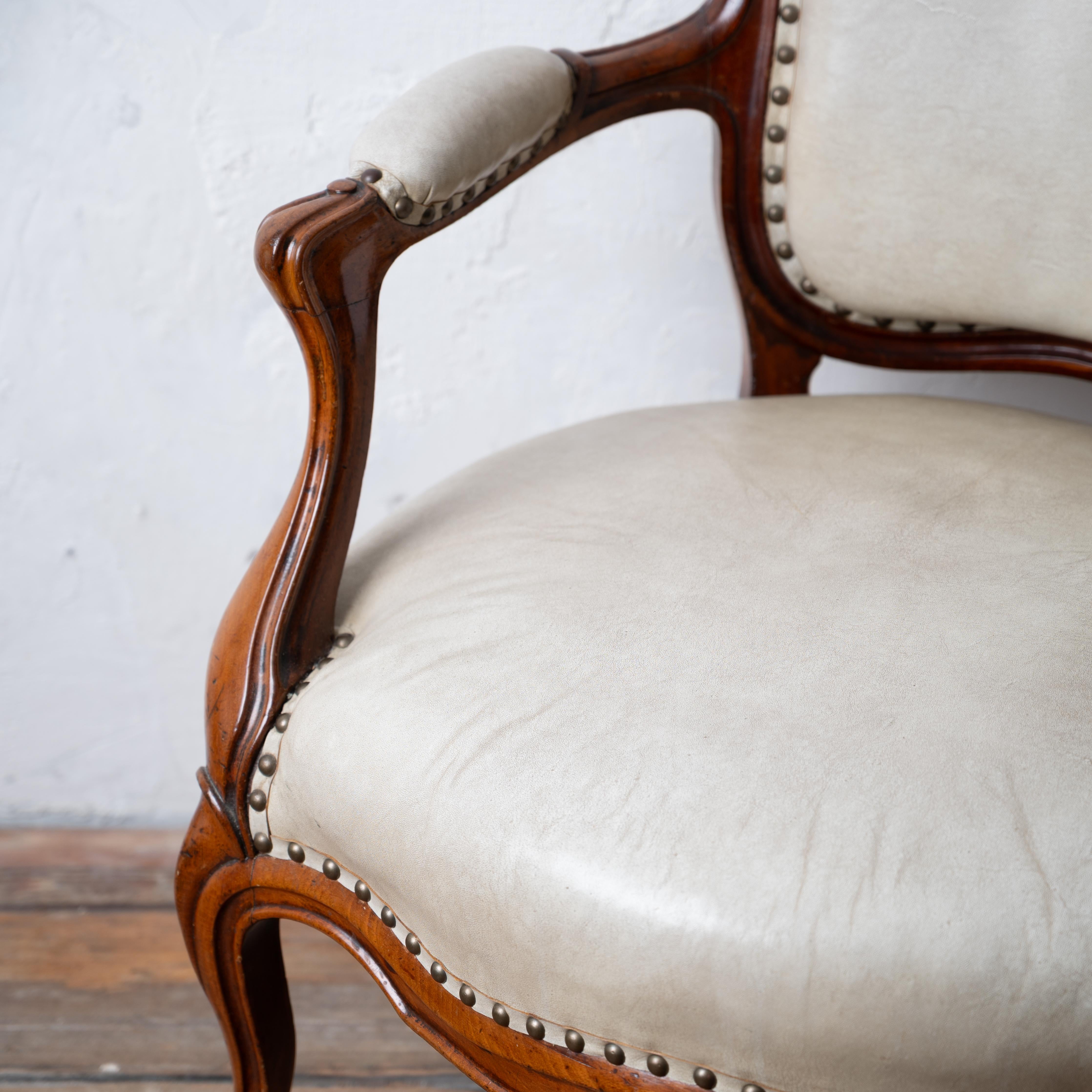 Louis XV Style Fauteuil in Leather, 19th Century For Sale 5