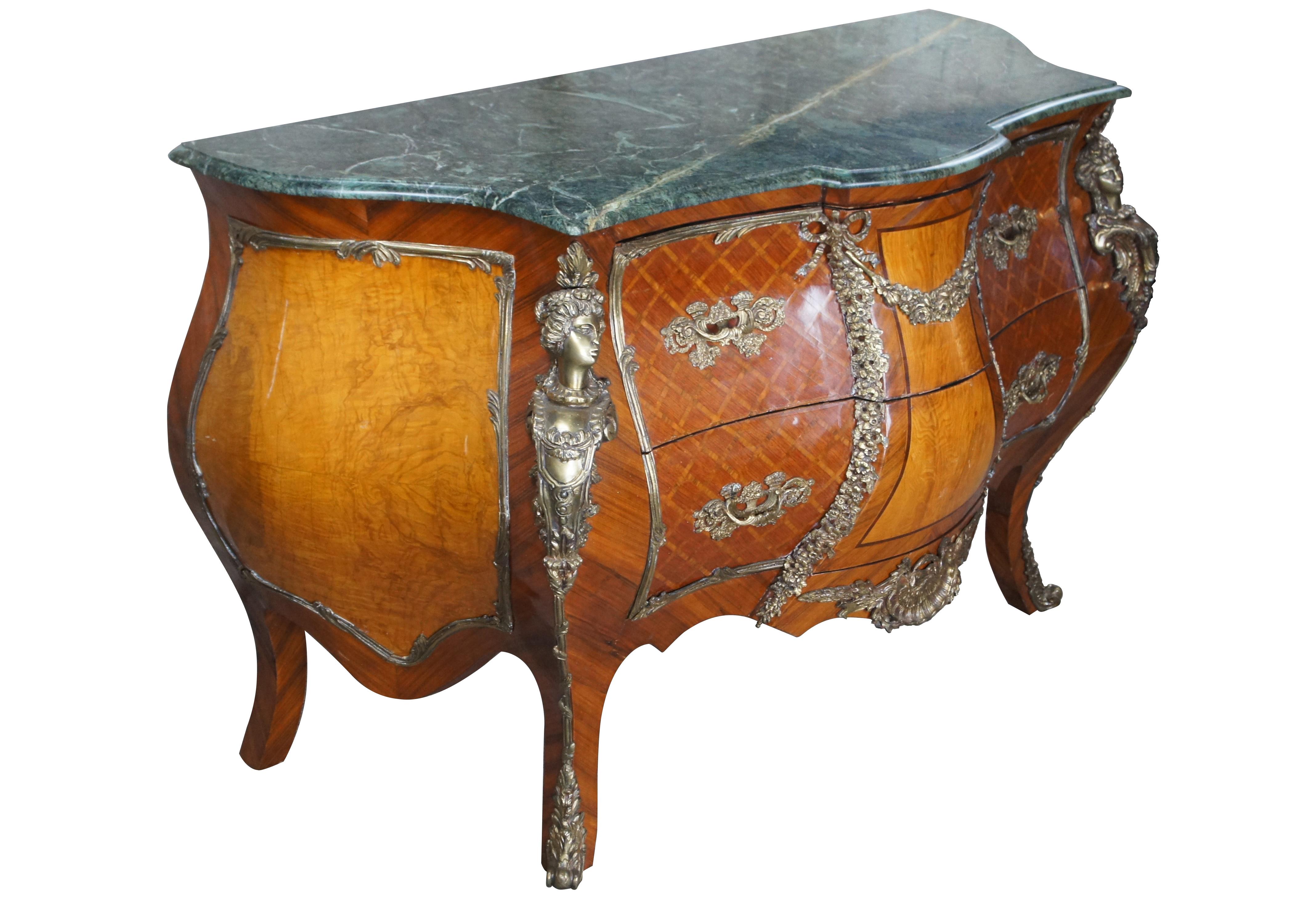 Stile Luigi XV: cassettone figurato in noce con intarsio e piano in marmo, con bombe e ormeggi. In condizioni discrete in vendita a Dayton, OH
