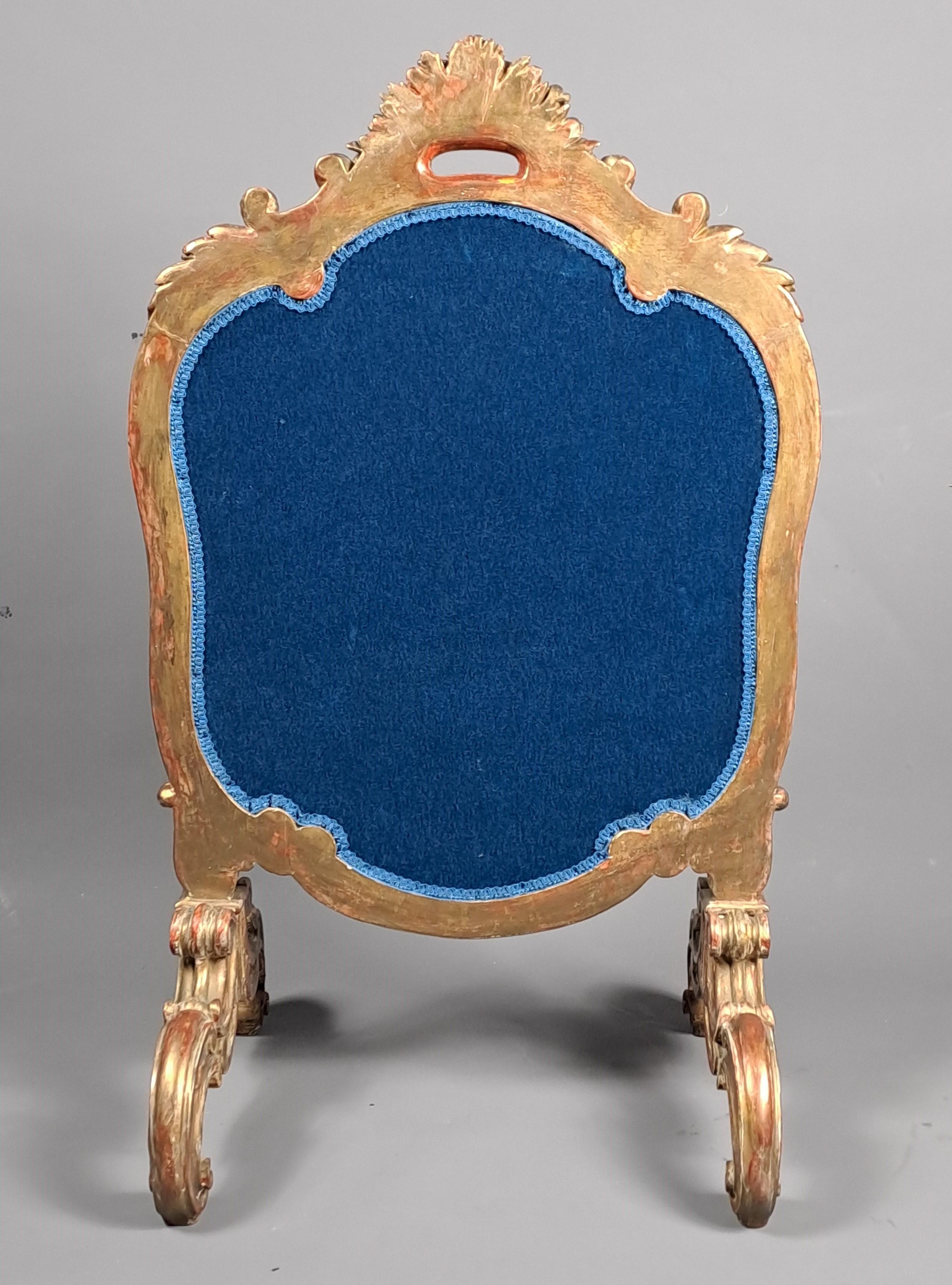 Louis XV Style Fire Screen In Gilded Wood For Sale 2