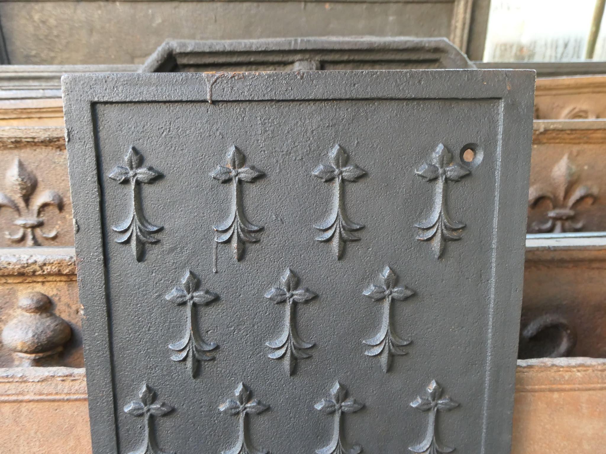 Louis XV Style Fireback / Backsplash, 20th Century In Good Condition For Sale In Soest, NL