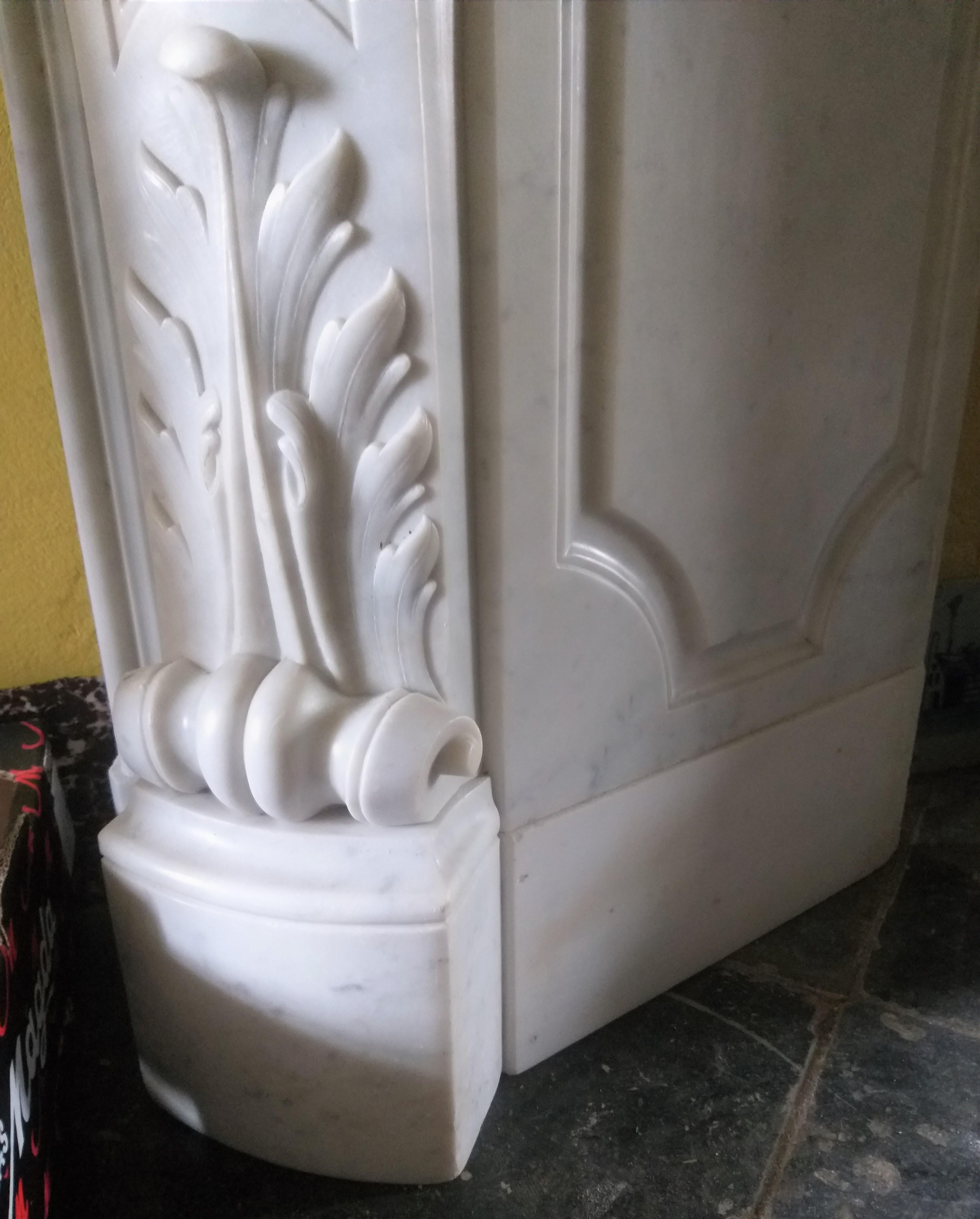 Louis XV-Style Fireplace, Carrara Statué For Sale 8