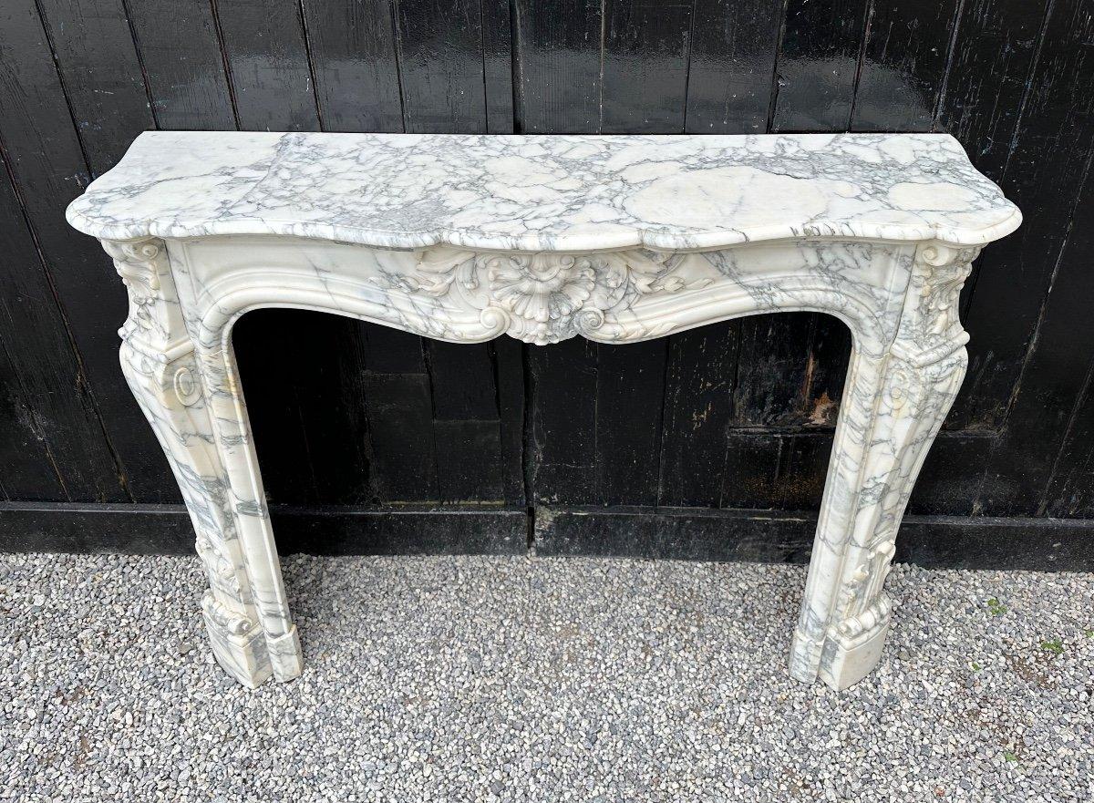 Louis XV Style Fireplace In Arabescato Marble Circa 1880 In Good Condition In Honnelles, WHT