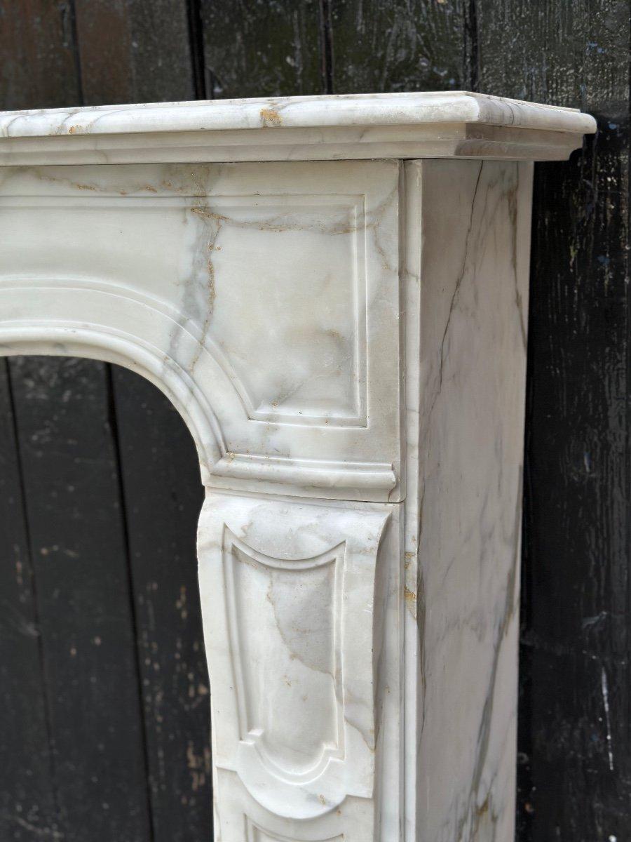 Louis XV Style Fireplace In Arabescato Marble XIXth Century For Sale 4