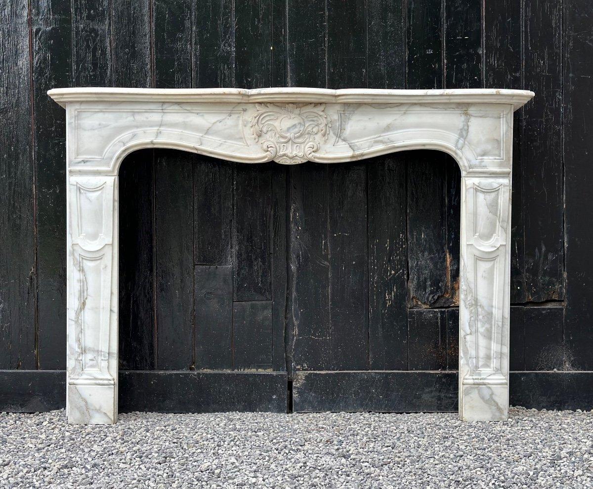 French Louis XV Style Fireplace In Arabescato Marble XIXth Century For Sale