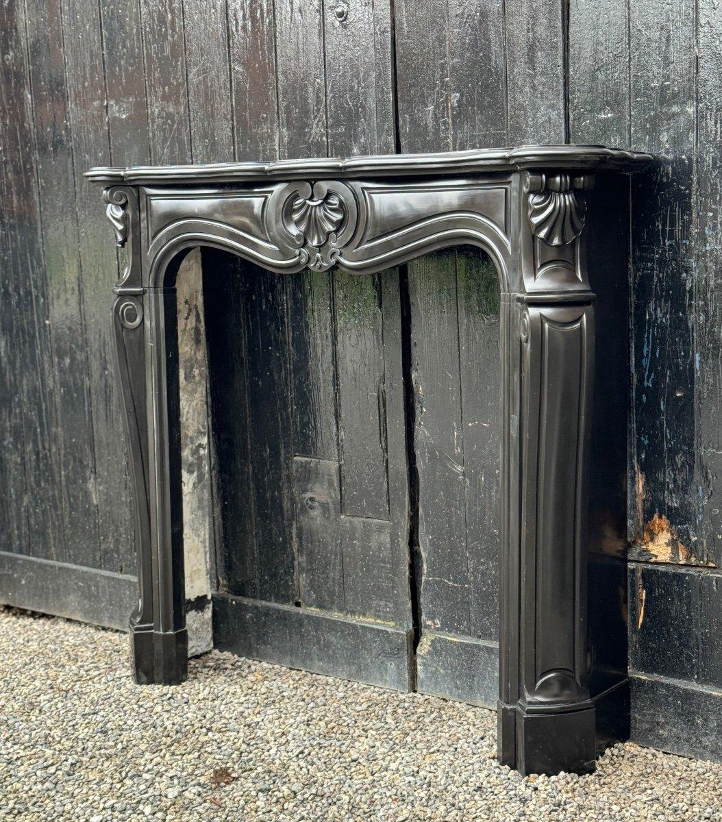 Kamin im Louis-XV-Stil aus schwarzem belgischem Marmor, um 1880 im Angebot 5