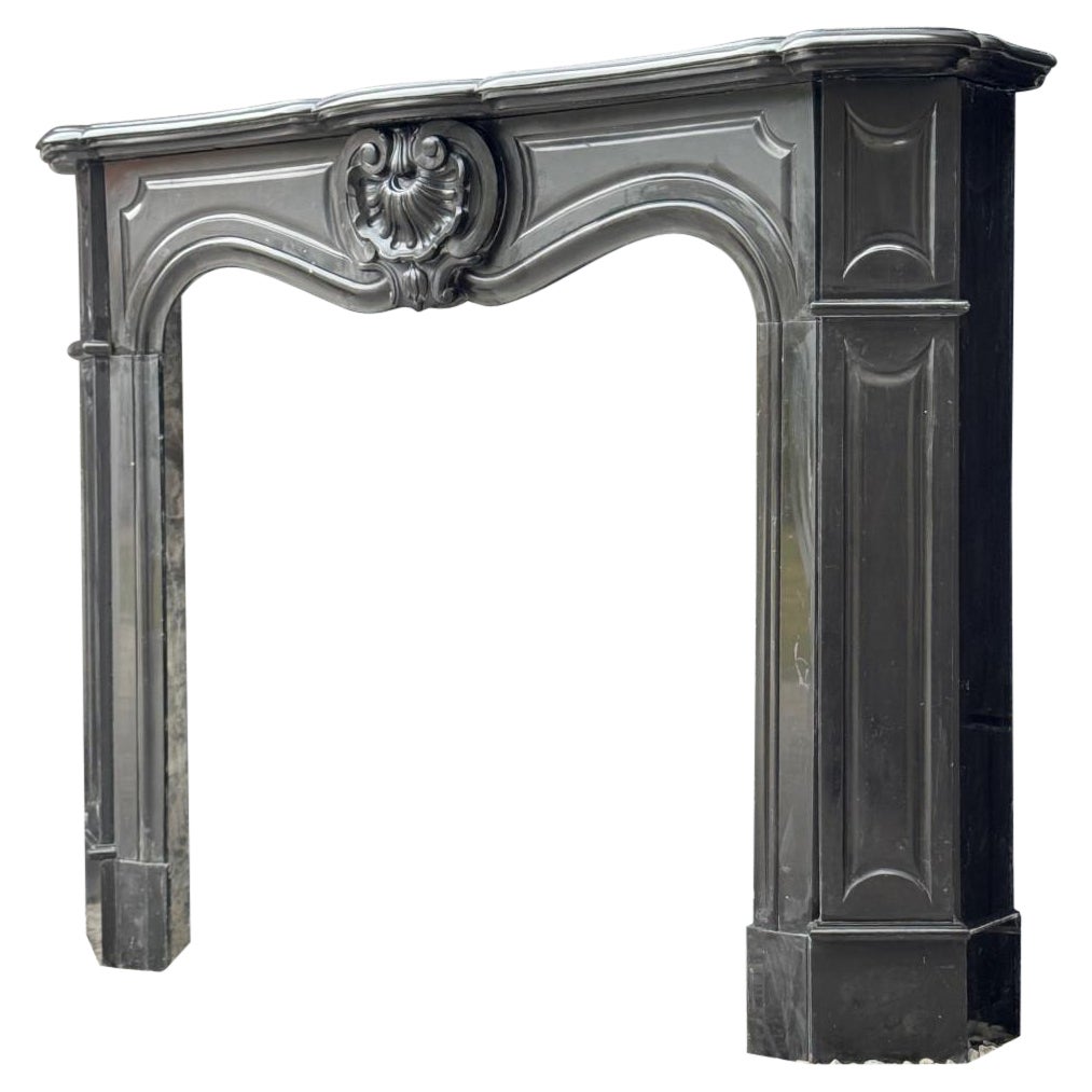 Caminetto in stile Luigi XV in marmo nero belga, circa 1880 in vendita