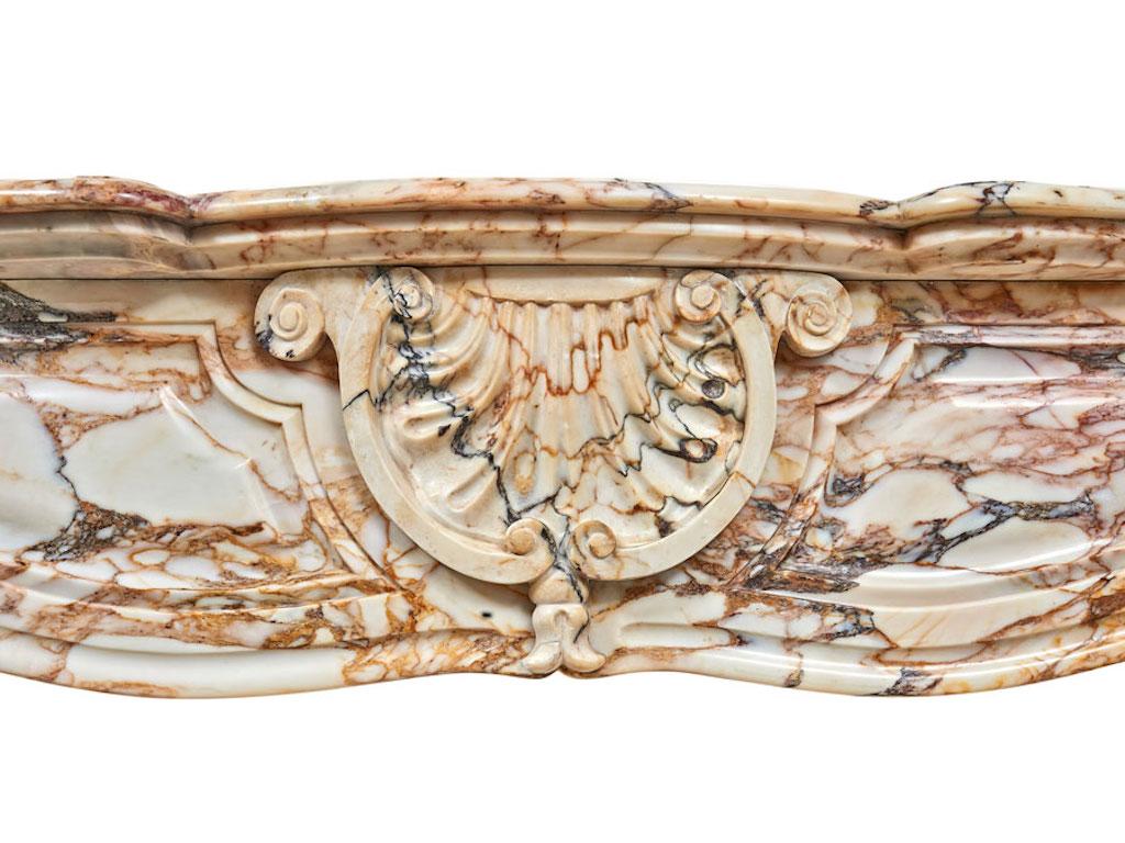 European Louis XV-Style fireplace in Calacatta Rosato Marble For Sale