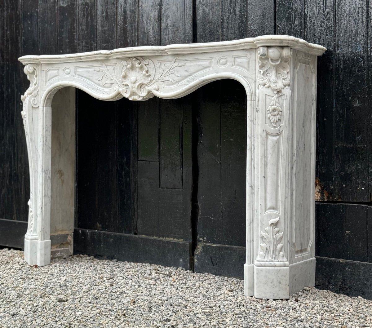 Cheminée de style Louis XV en marbre de Carrare, vers 1880 en vente 6