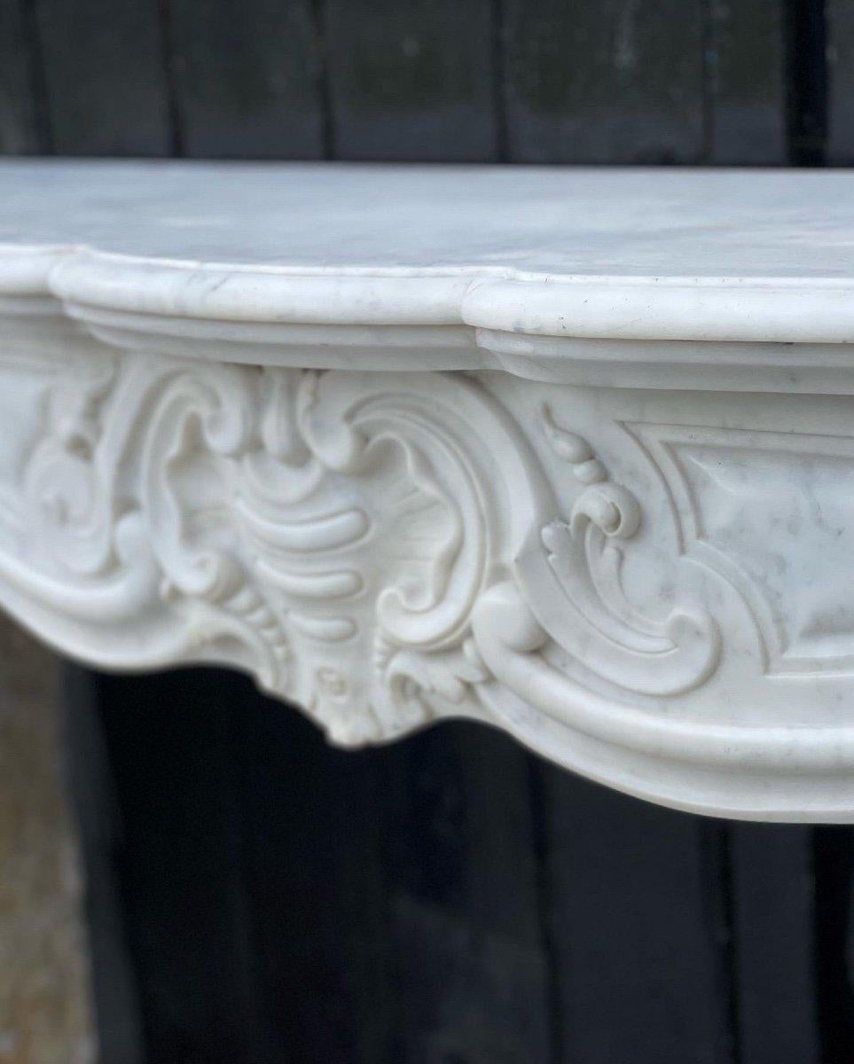 French Louis XV Style Fireplace in Carrara Marble circa 1880 For Sale