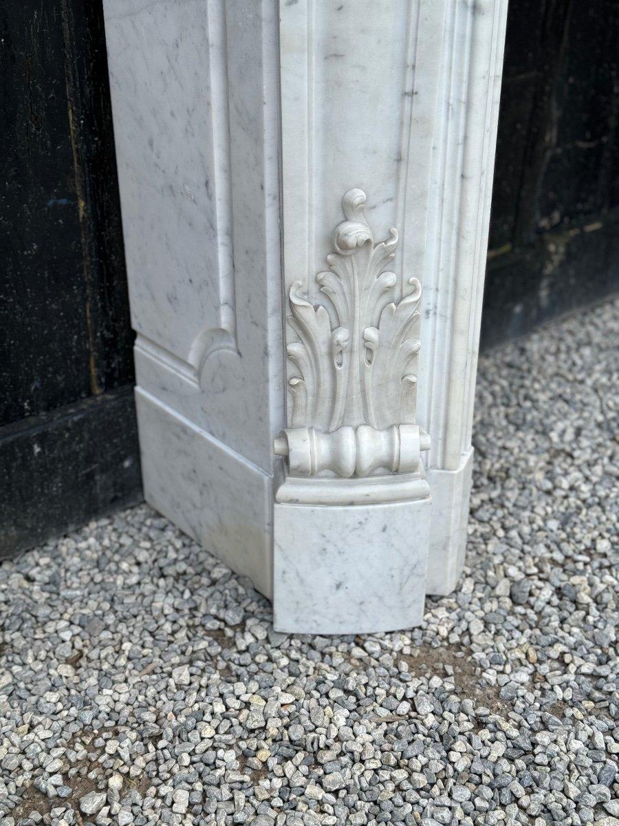 Kamin im Stil von Louis XV. aus Carrara-Marmor, um 1880 (19. Jahrhundert) im Angebot