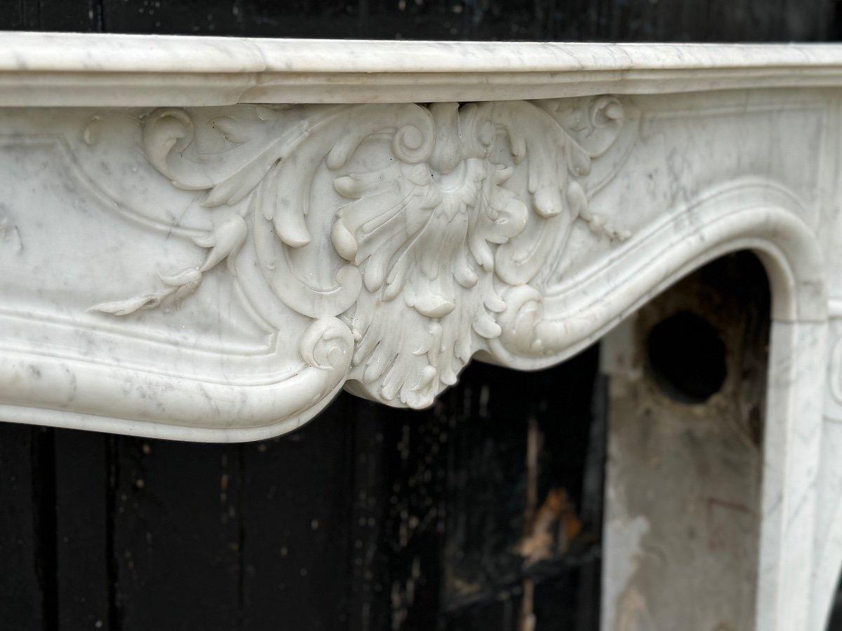 19th Century Louis XV Style Fireplace In Carrara Marble Circa 1880 For Sale