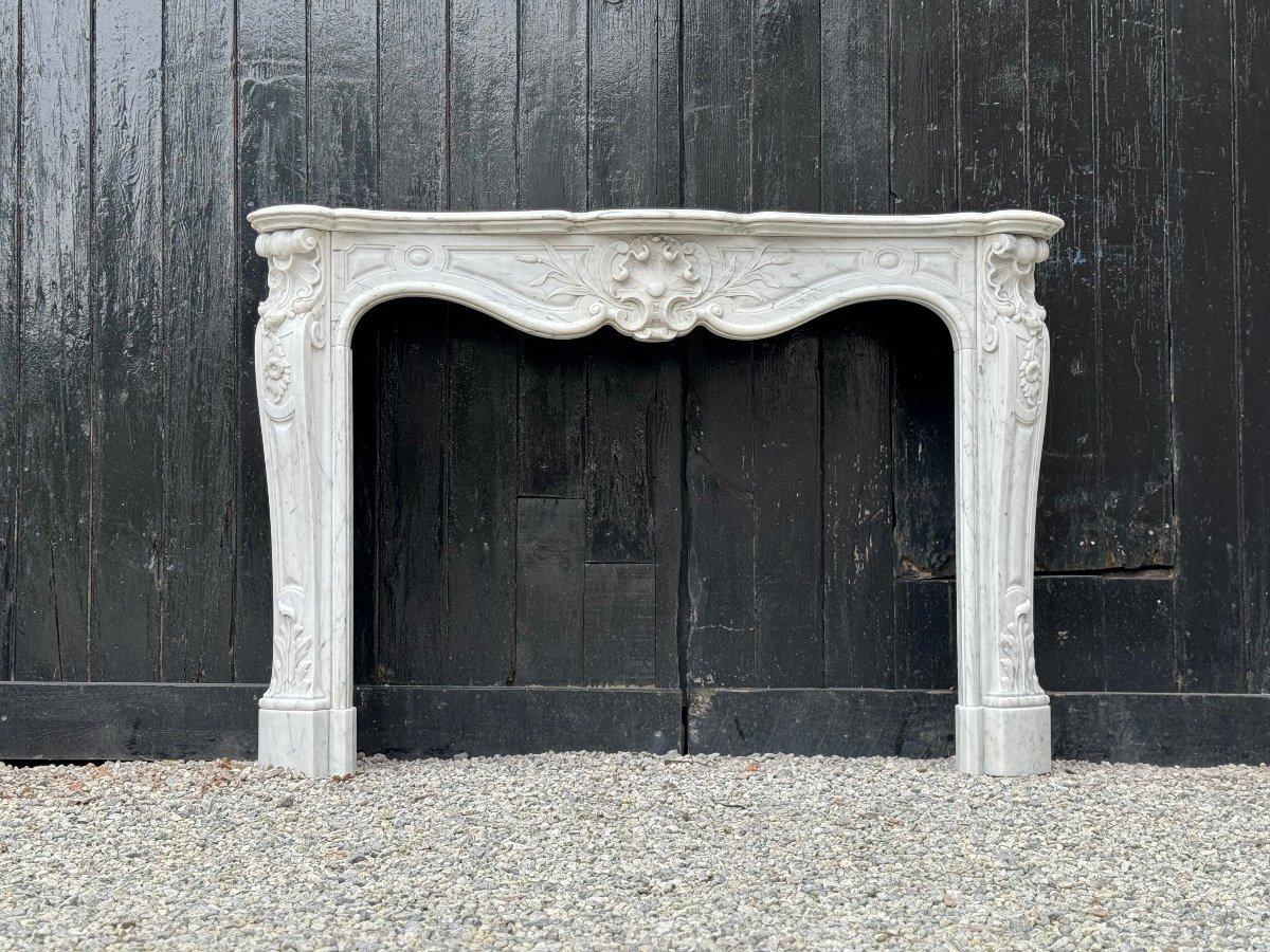 Marbre Cheminée de style Louis XV en marbre de Carrare, vers 1880 en vente