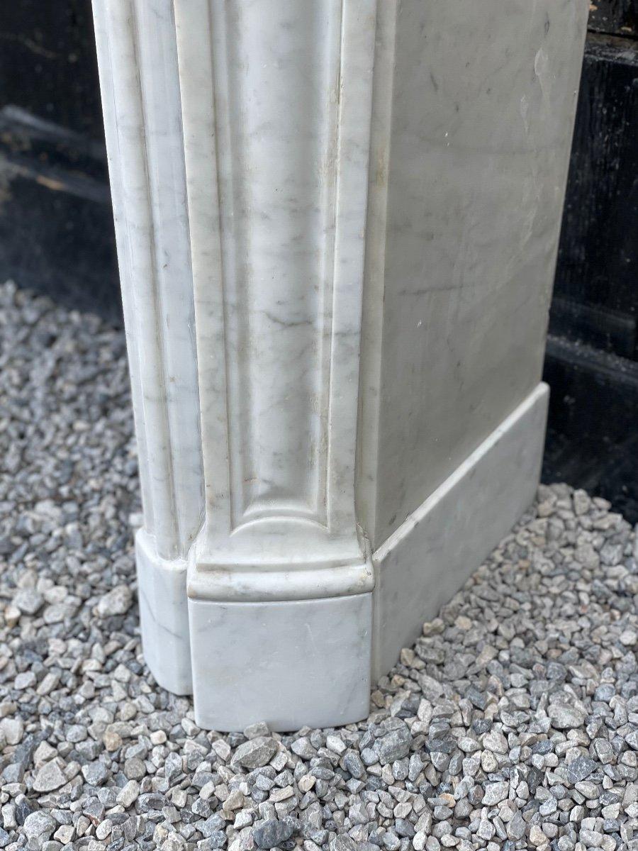 Louis XV Style Fireplace in Carrara Marble circa 1880 For Sale 3