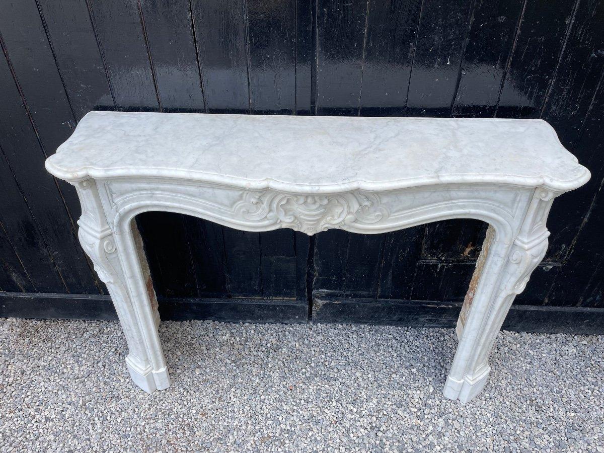 Louis XV Style Fireplace in Carrara Marble circa 1880 For Sale 4
