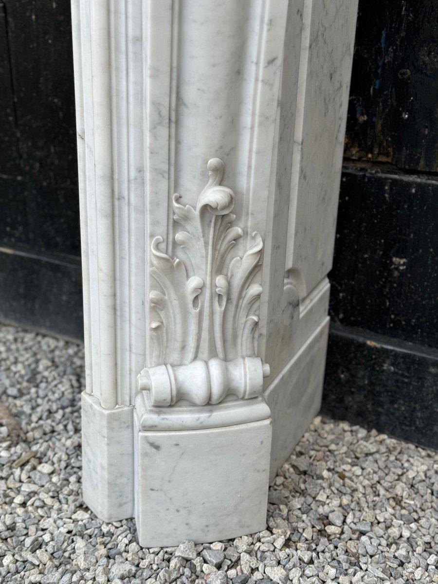 Kamin im Stil von Louis XV. aus Carrara-Marmor, um 1880 im Angebot 4