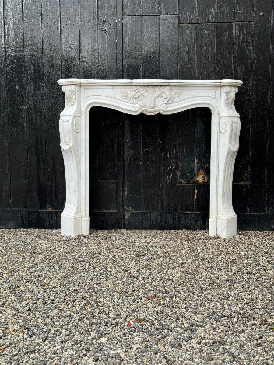 European Louis XV Style Fireplace In Carrara Marble Circa 1900 For Sale