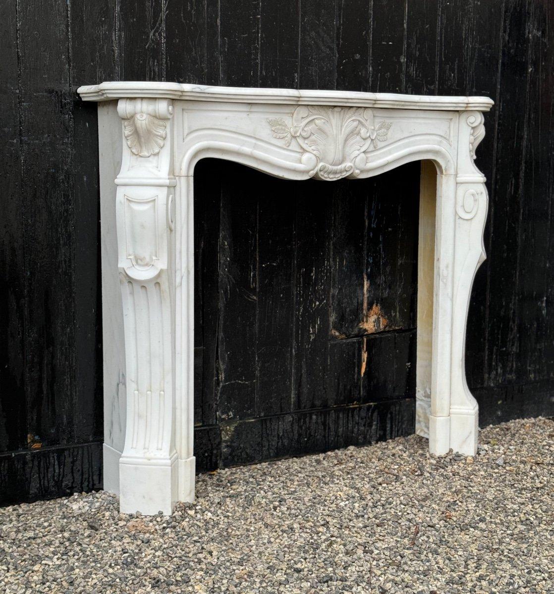 Louis XV Style Fireplace In Carrara Marble Circa 1900 For Sale 3