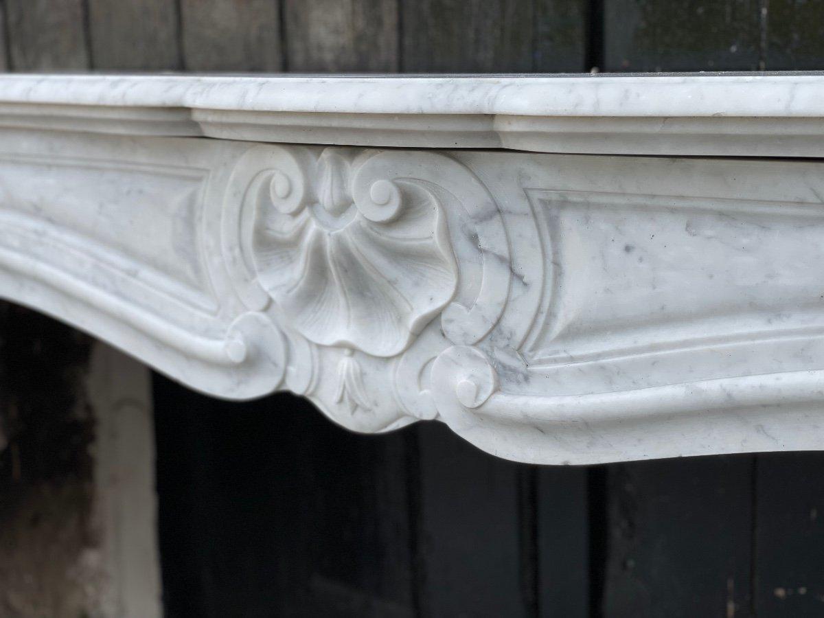 Louis XV Style Fireplace in Carrara Marble circa 1900 4