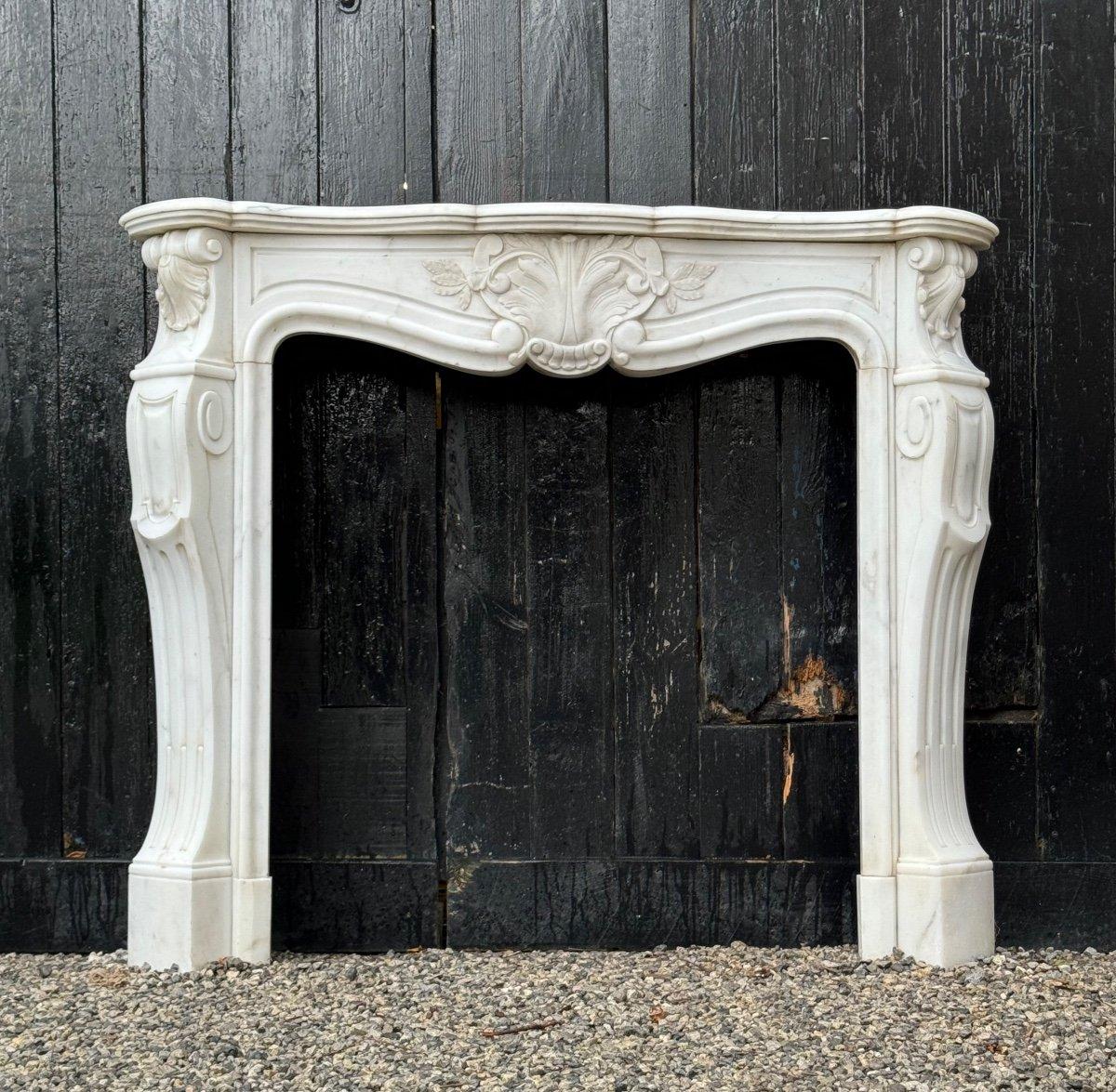 Louis XV Style Fireplace In Carrara Marble Circa 1900 For Sale 4