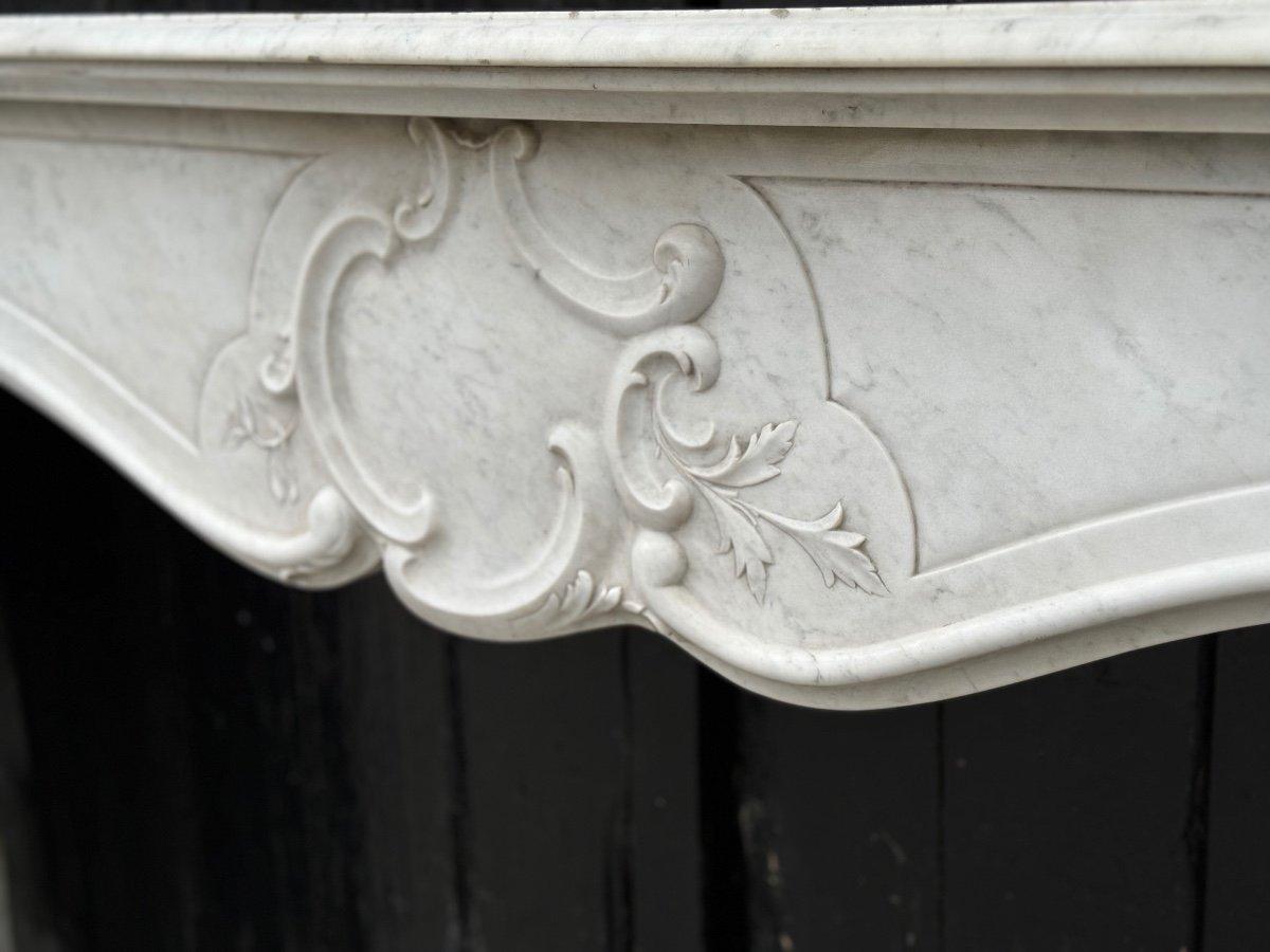 Louis XV Style Fireplace In Carrara Marble Circa 1940 For Sale 5