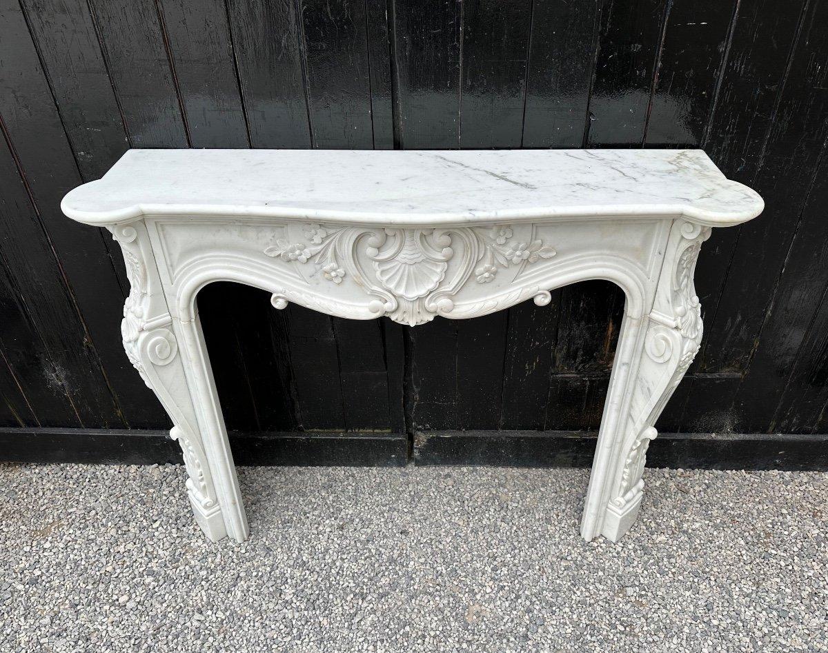 Louis XV Style Fireplace In Carrara Marble Circa 1980 For Sale 5