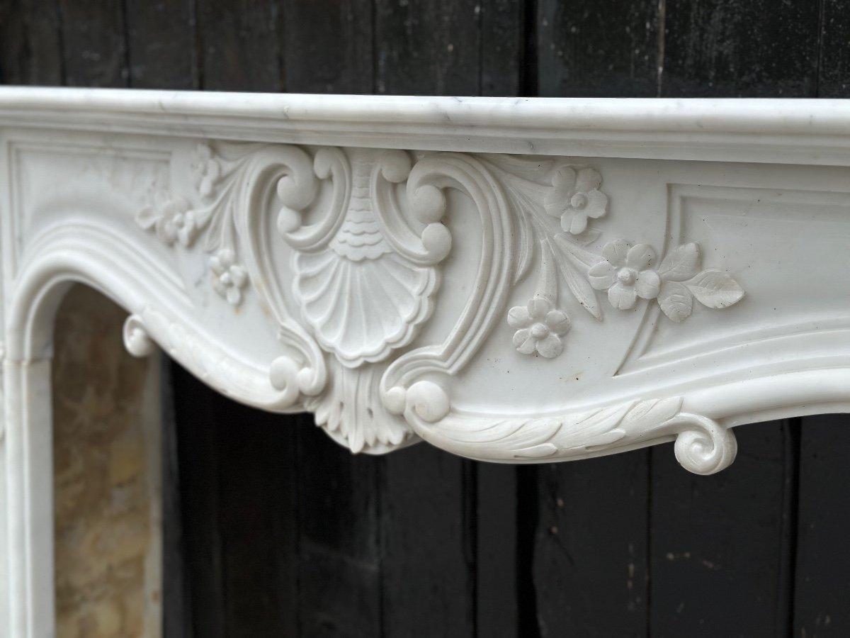 Louis XV Style Fireplace In Carrara Marble Circa 1980 For Sale 6