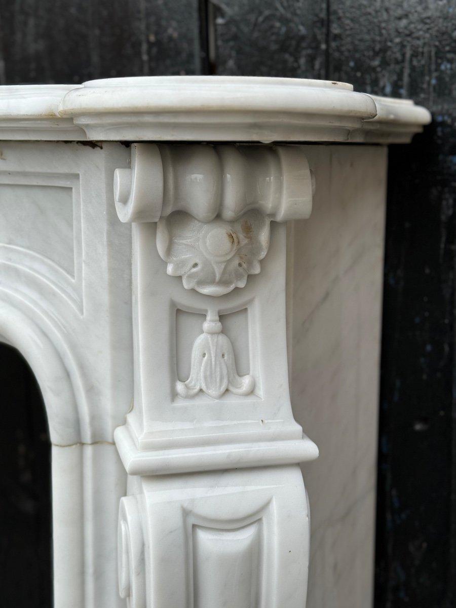 Kamin im Stil von Louis XV. aus Carrara-Marmor, um 1980 im Angebot 8