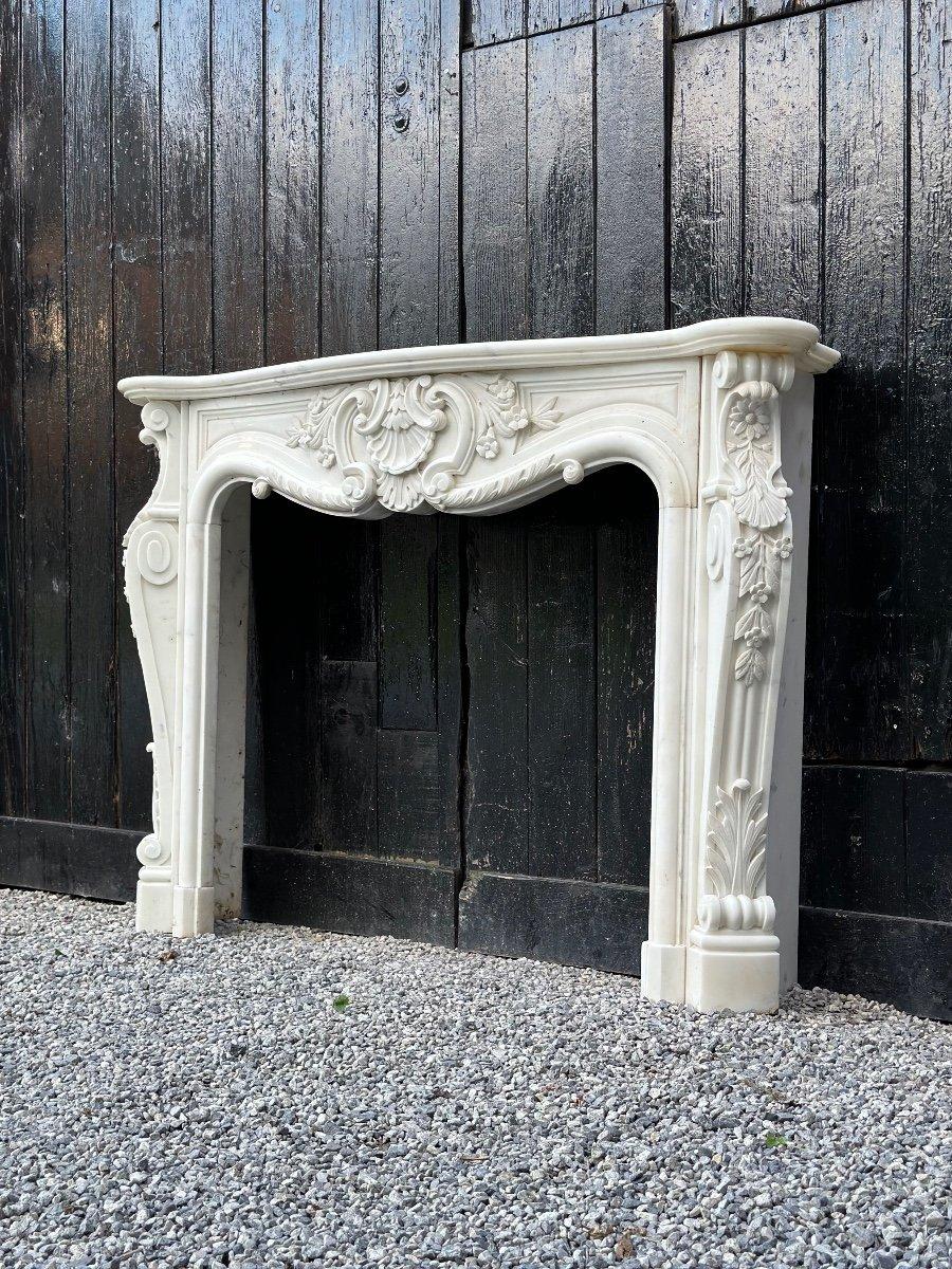 French Louis XV Style Fireplace In Carrara Marble Circa 1980 For Sale
