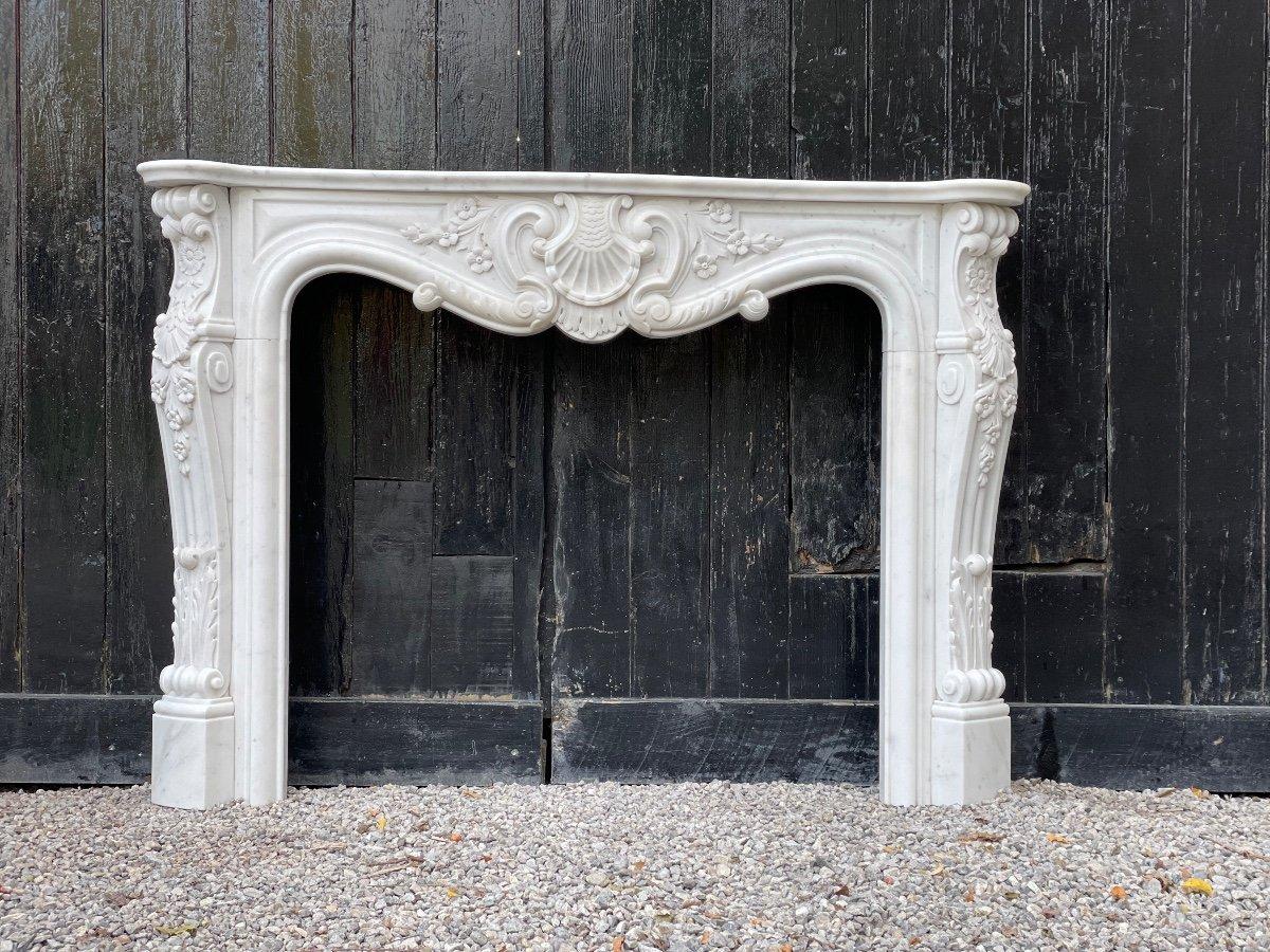 Louis XV Style Fireplace In Carrara Marble Circa 1980 For Sale 1