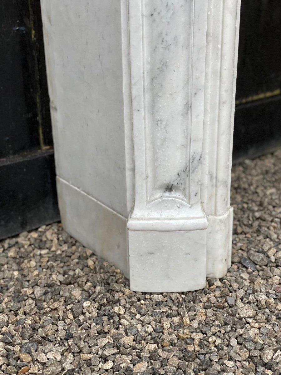 Louis XV Style Fireplace in Carrara Marble For Sale 3