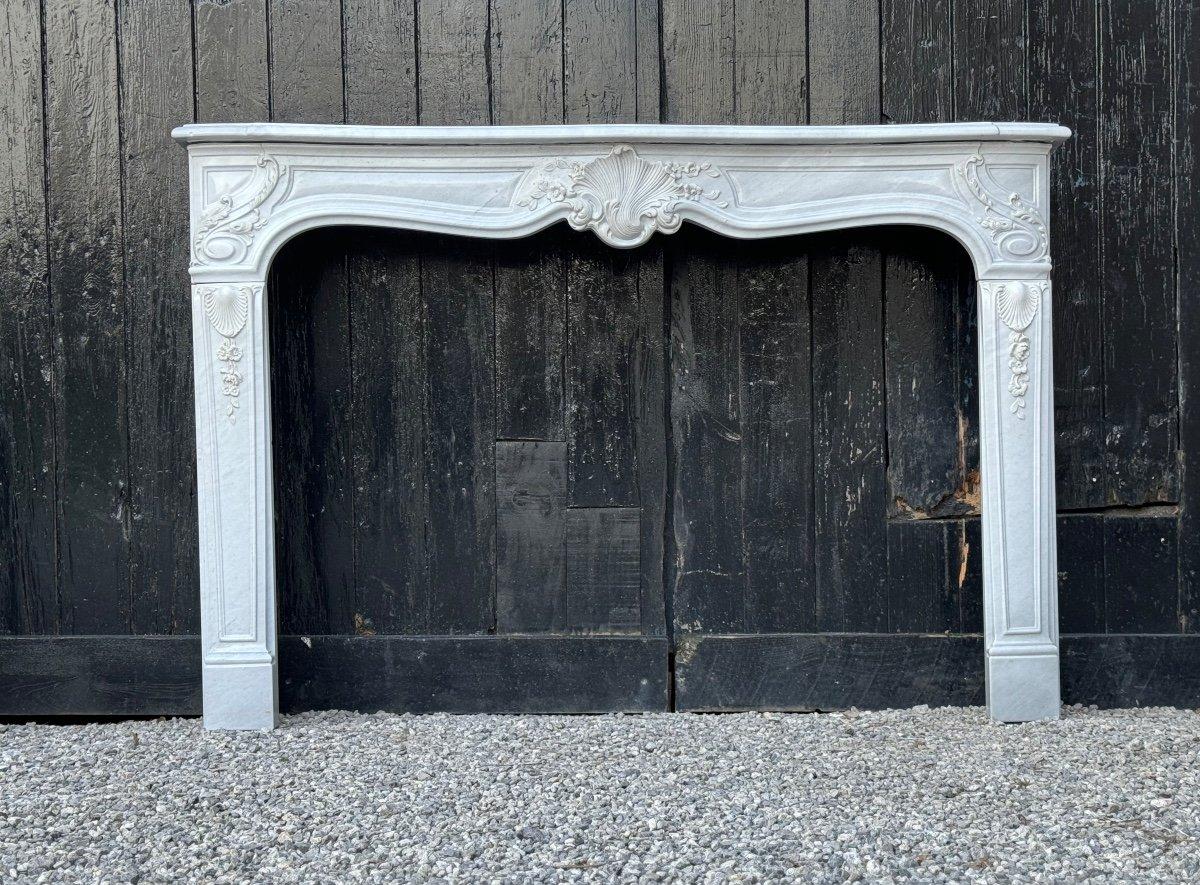 Louis XV Style Fireplace In Gray White Carrara Marble Circa 1980 For Sale 1