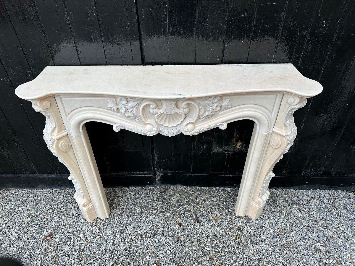 French Louis XV Style Fireplace In Pink Marble Circa 1980 For Sale