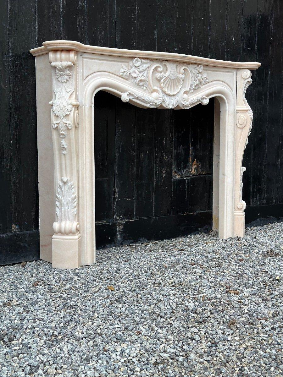 20th Century Louis XV Style Fireplace In Pink Marble Circa 1980 For Sale