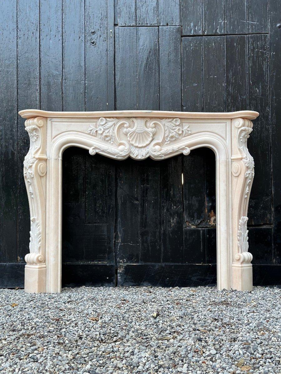 Louis XV Style Fireplace In Pink Marble Circa 1980 For Sale 1
