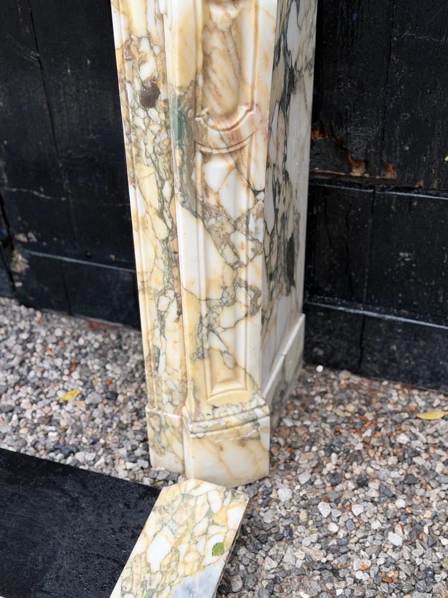 Chimenea estilo Luis XV de mármol breccia púrpura, hacia 1880 en venta 6