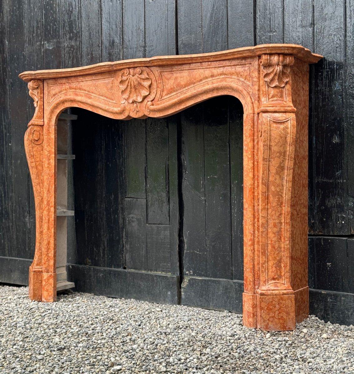 Louis XV style fireplace in red Verona marble circa 1880 

Hearth dimensions: 92 x 109 cm