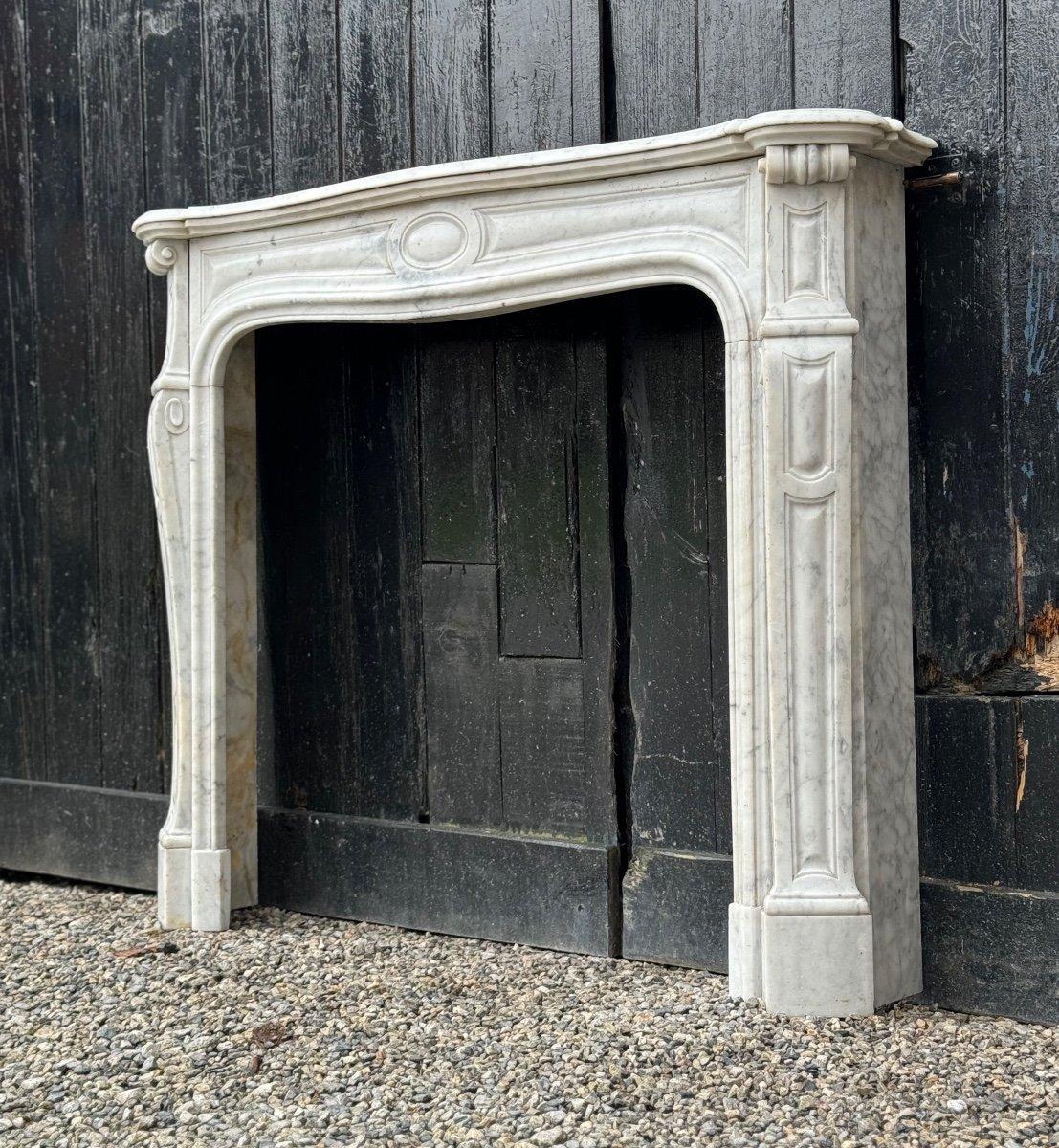 Louis XV Style Fireplace In White Carrara Marble Circa 1880 For Sale 6