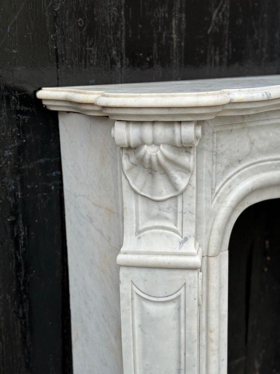 Louis XV Style Fireplace In White Carrara Marble, Circa 1880 For Sale 1