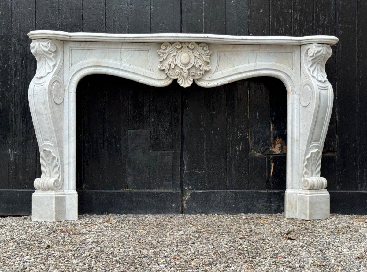 Louis XV Style Fireplace In White Carrara Marble Circa 1900 For Sale 6