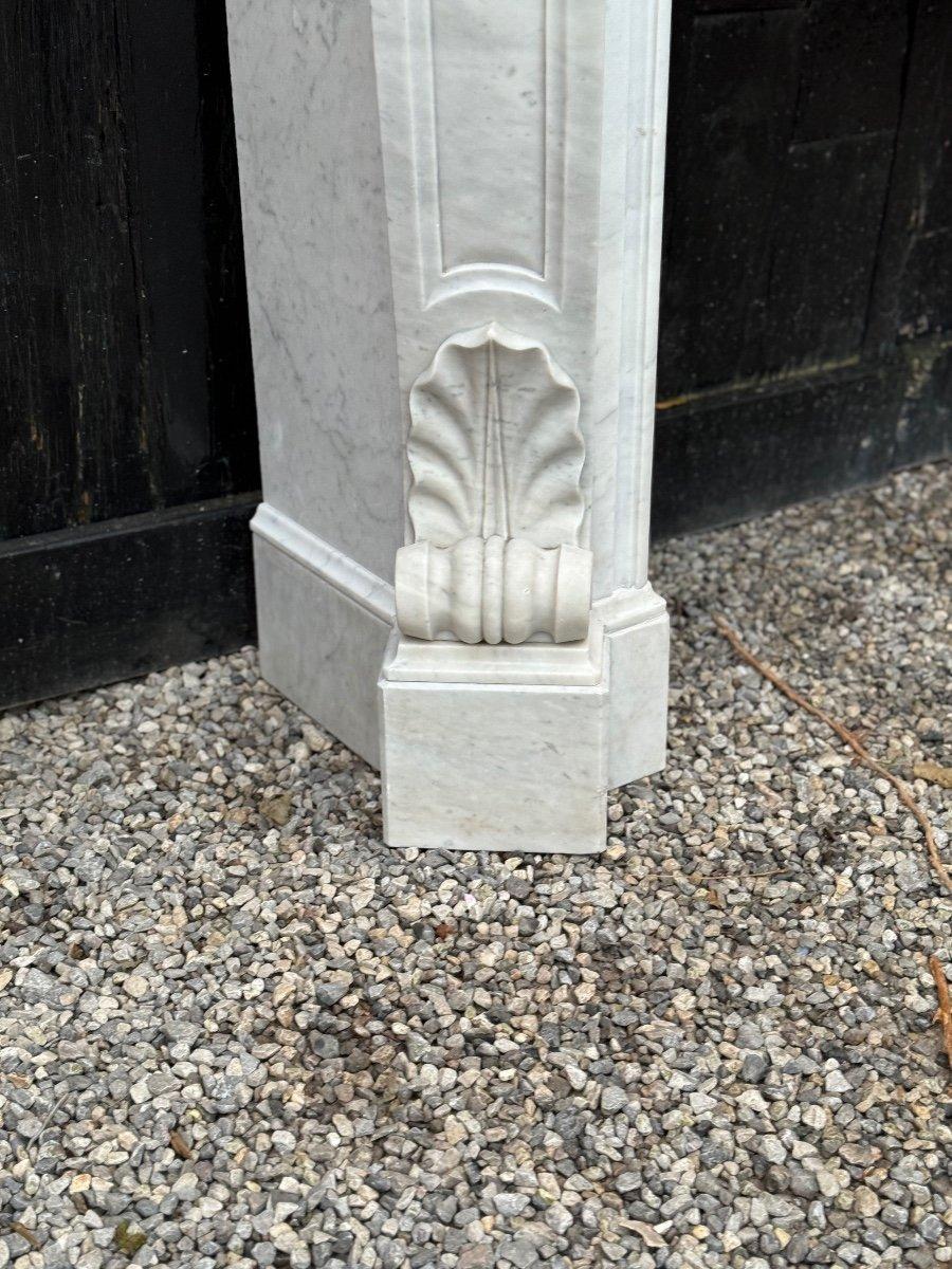 Louis XV Style Fireplace In White Carrara Marble Circa 1900 For Sale 7