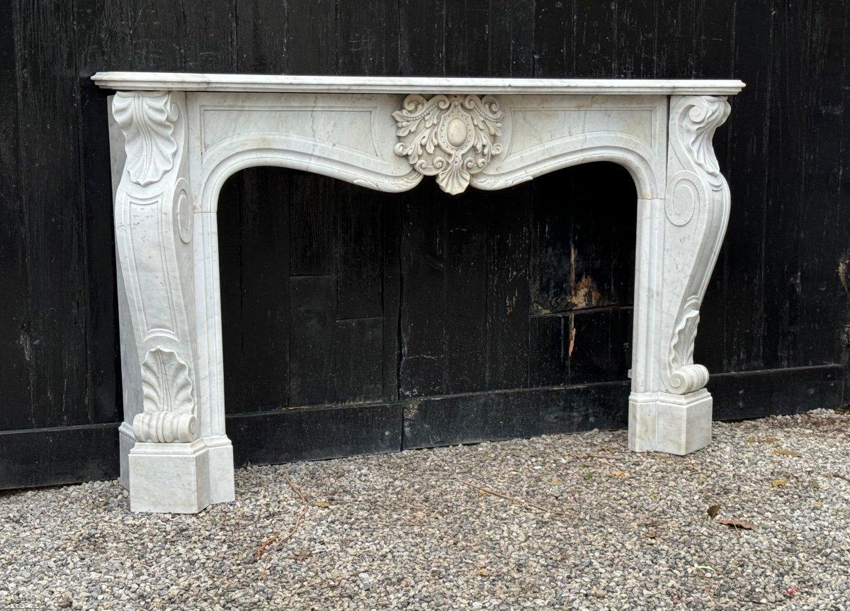Louis XV Style Fireplace In White Carrara Marble Circa 1900 For Sale 2