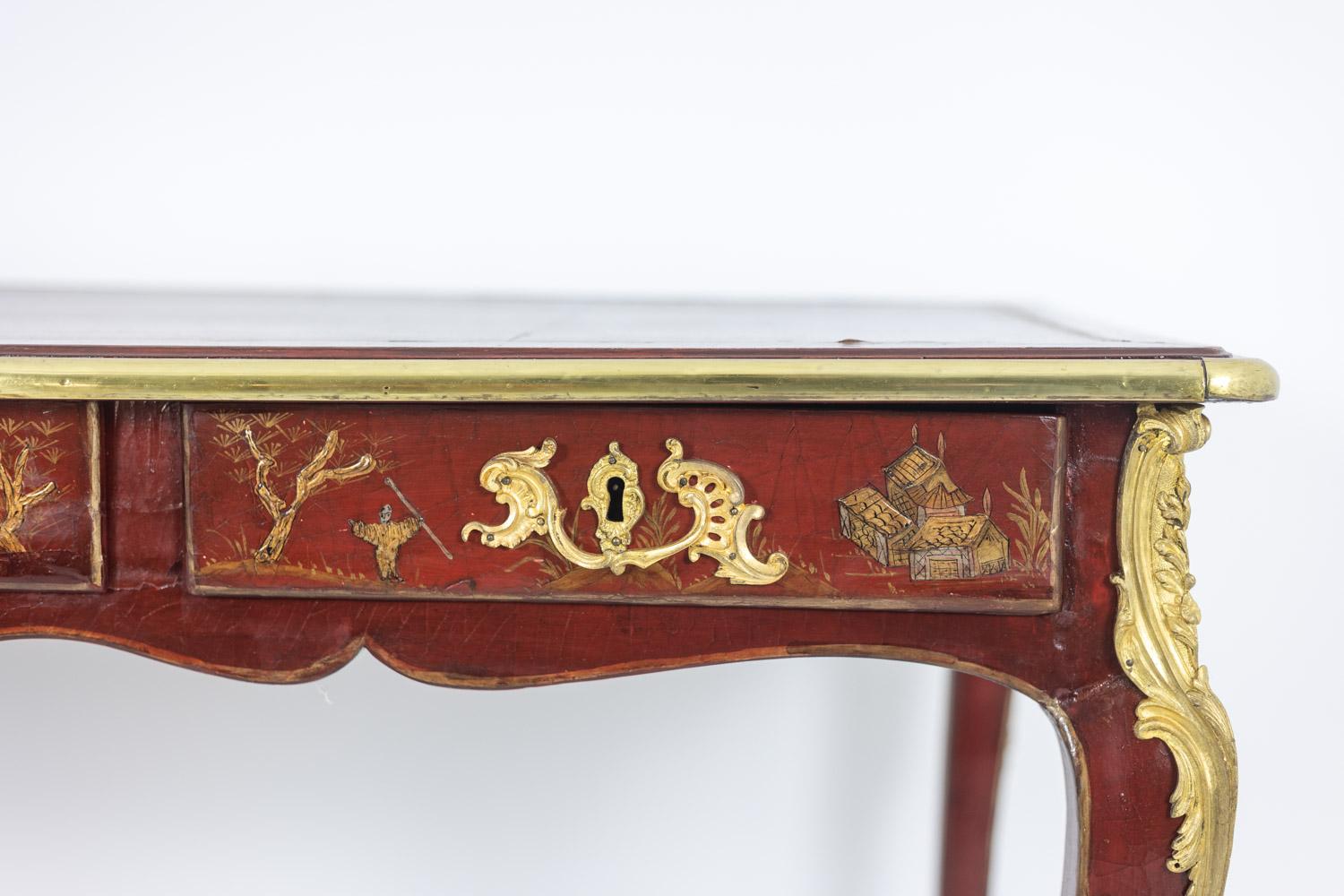 Legno Scrivania in stile Luigi XV decorata con scene di lago. Circa 1850. in vendita