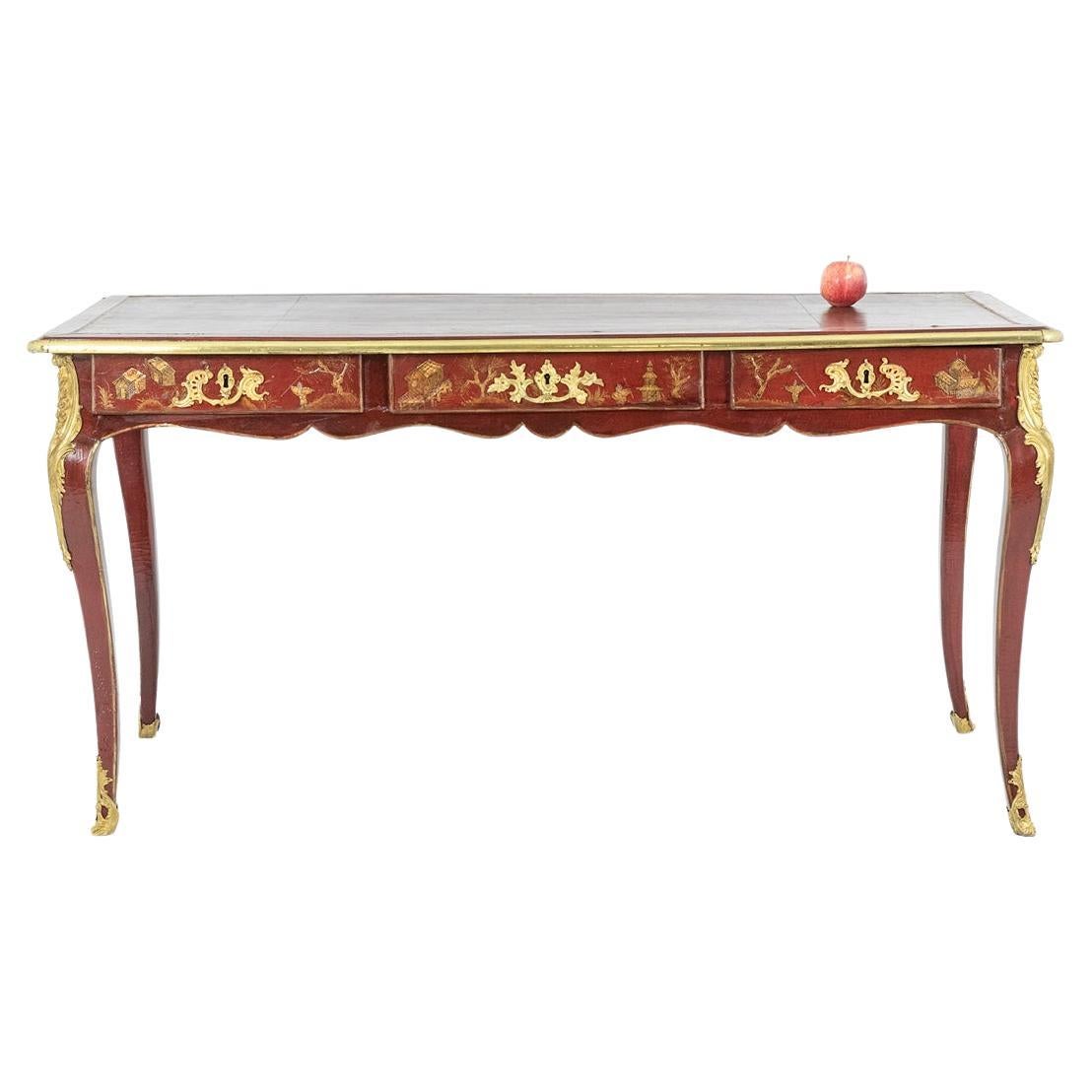 Bureau plat de style Louis XV décoré de scènes de lac. Circa 1850.