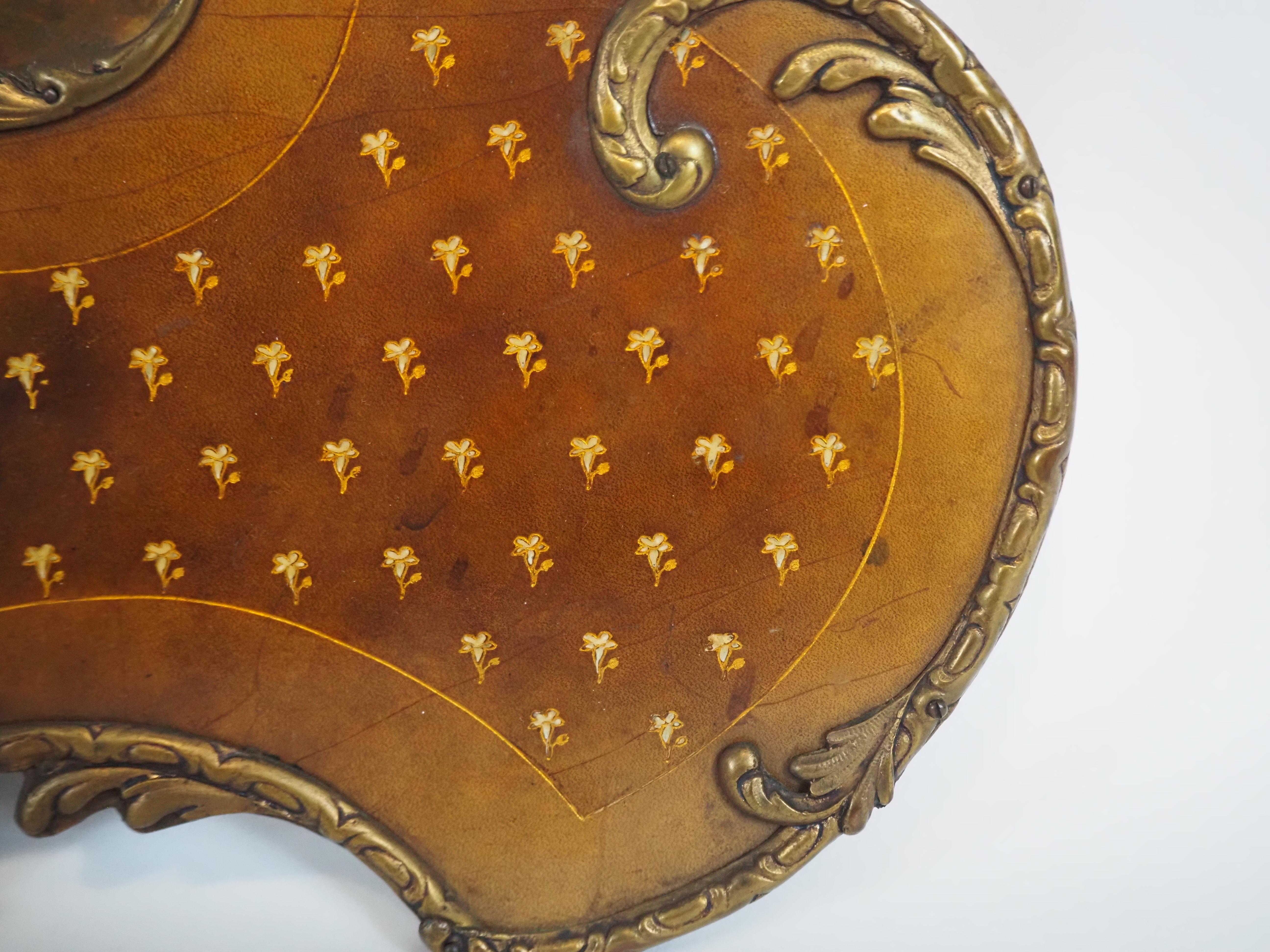 Paravento pieghevole in stile Luigi XV decorato con scene di caccia, tasche per le lettere in vendita 7