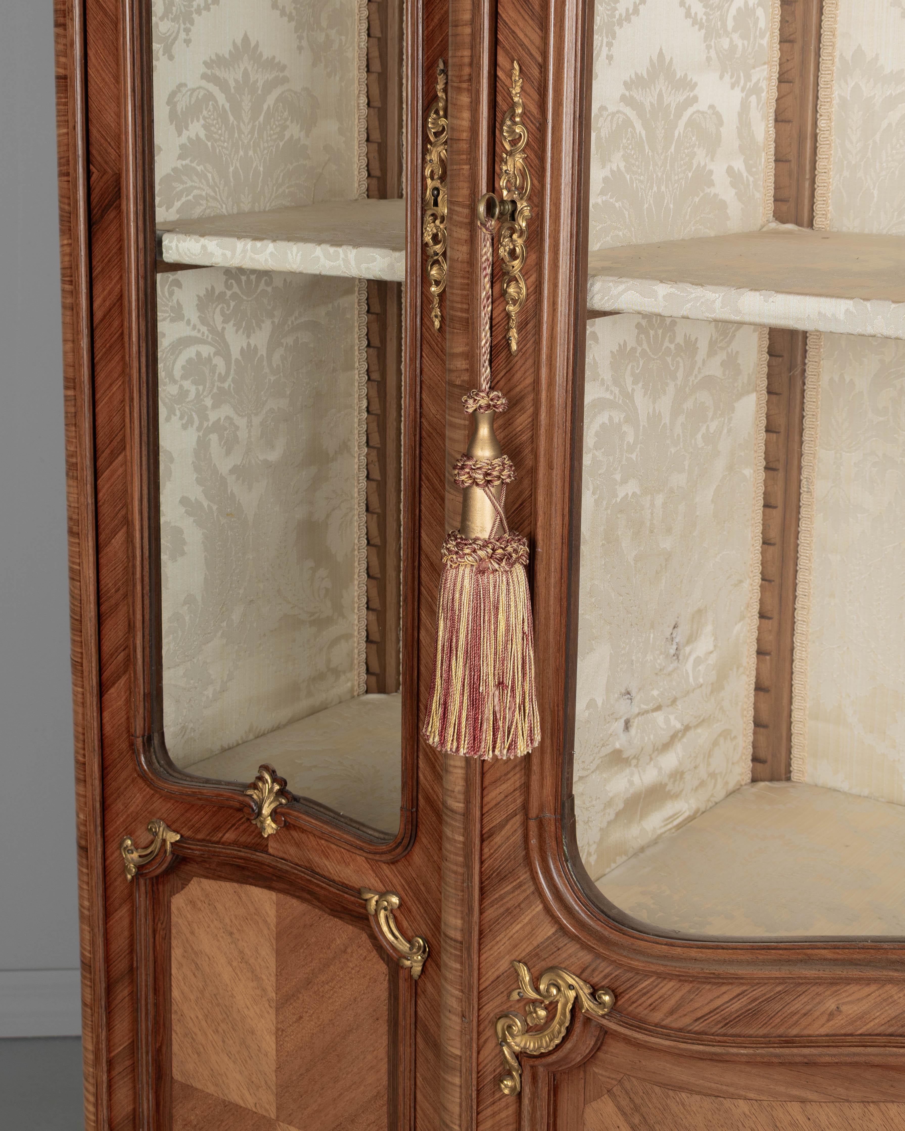 Bibliotheque o cabinet francese in stile Luigi XV di Schmit & Cie in vendita 3
