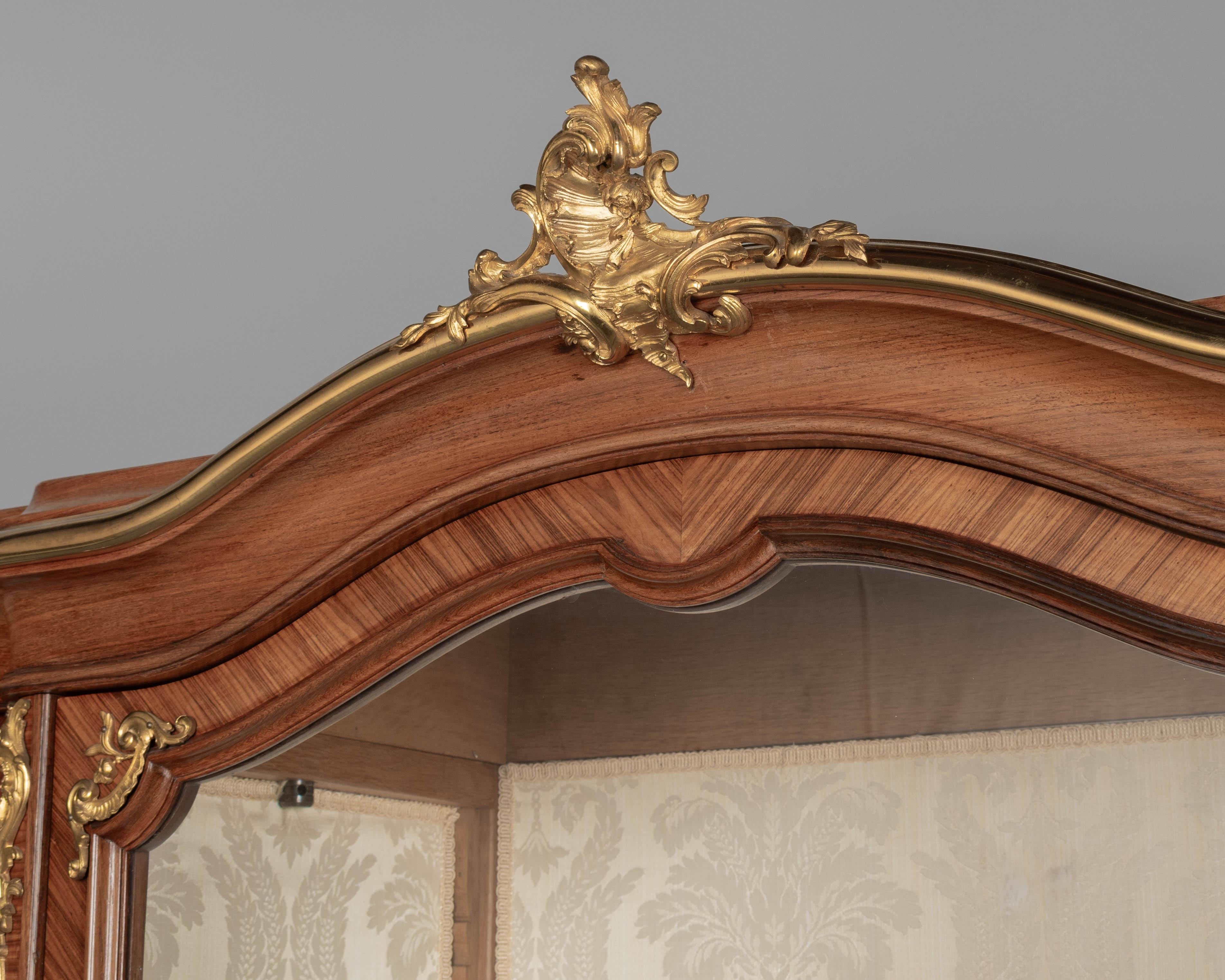 Bibliotheque o cabinet francese in stile Luigi XV di Schmit & Cie in vendita 4