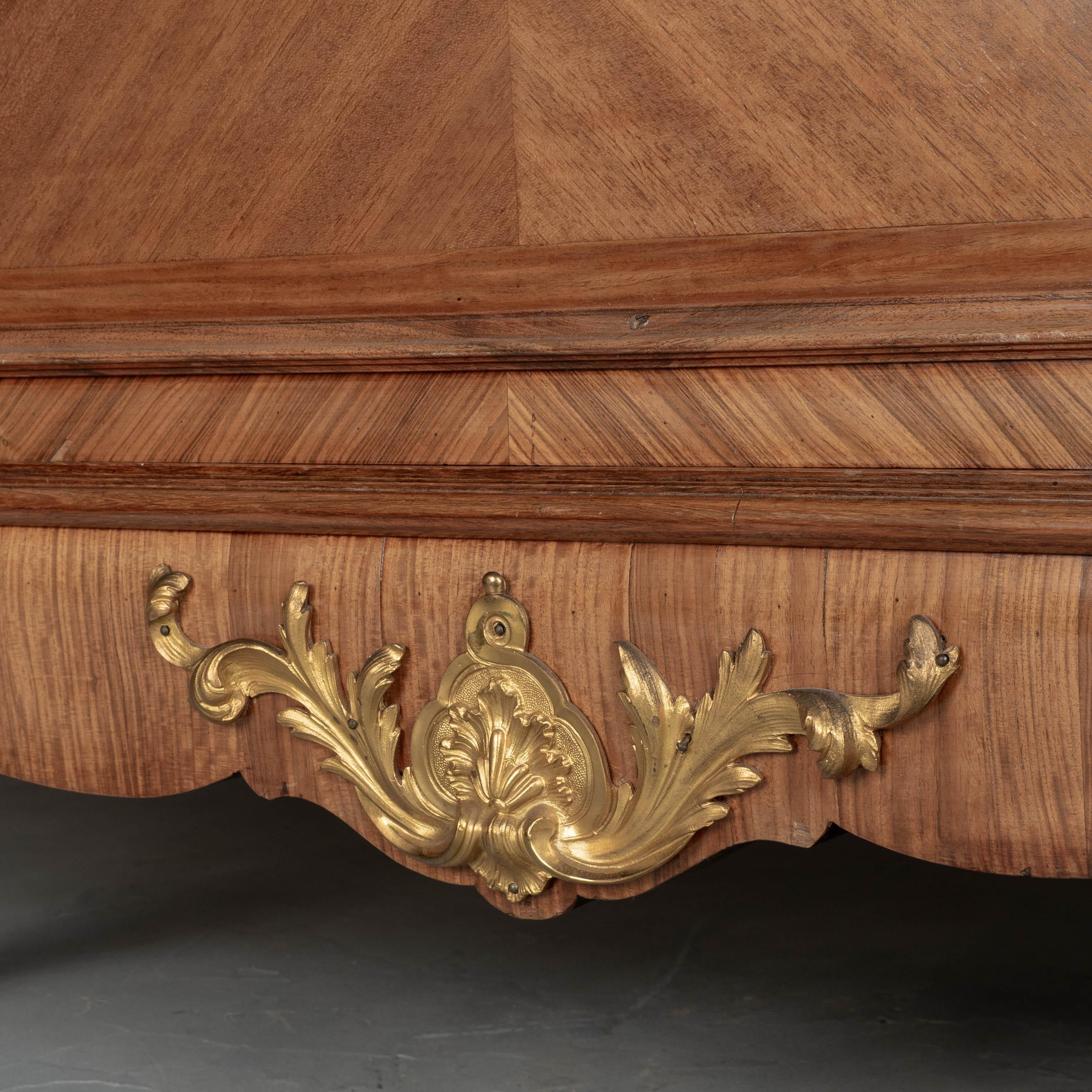 Bibliotheque o cabinet francese in stile Luigi XV di Schmit & Cie in vendita 7