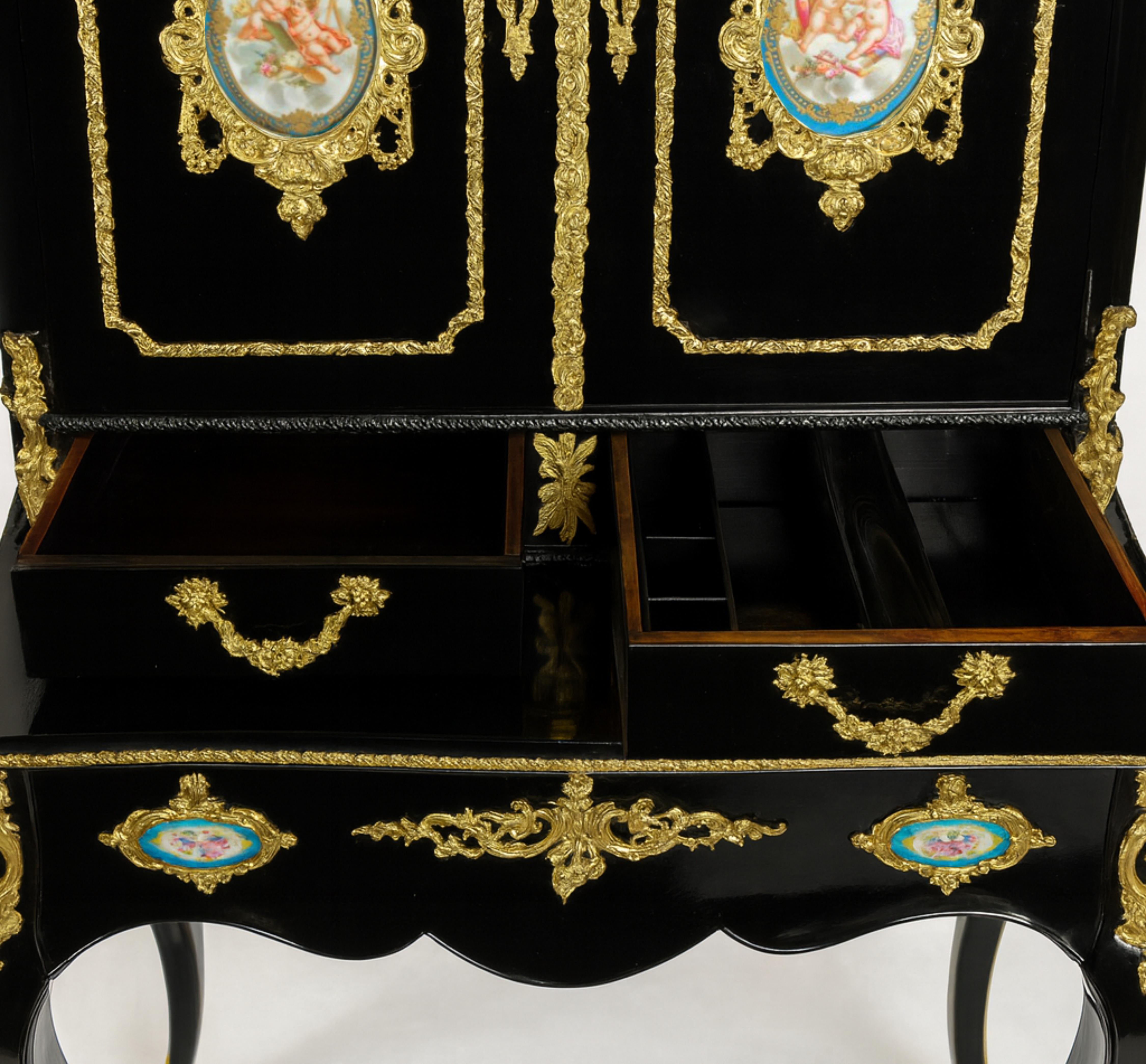 Ottone Bonheur du Jour francese in lacca nera in stile Luigi XV, fine XIX secolo in vendita